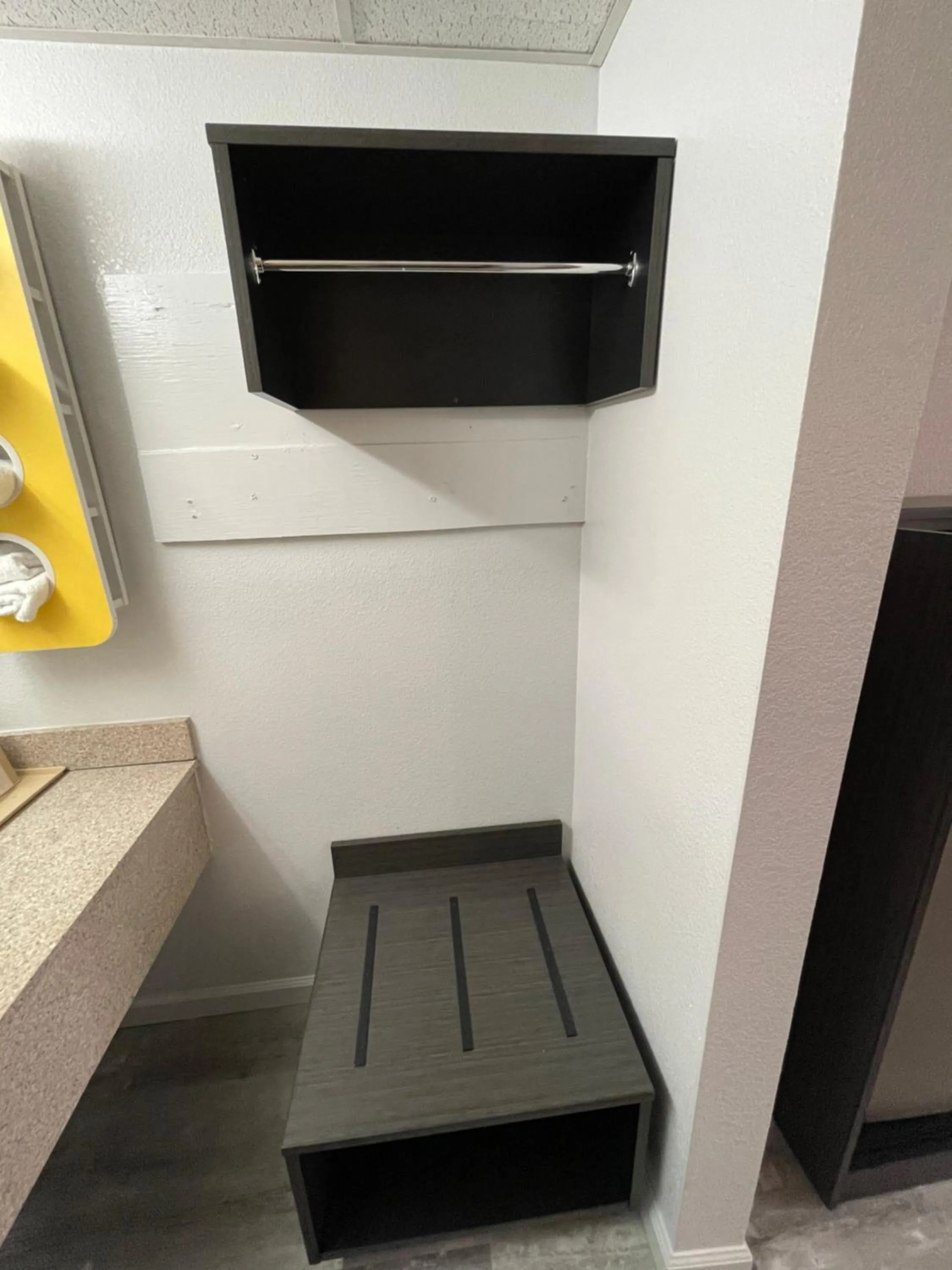 wardrobe in Motel 6-Dyersburg, TN