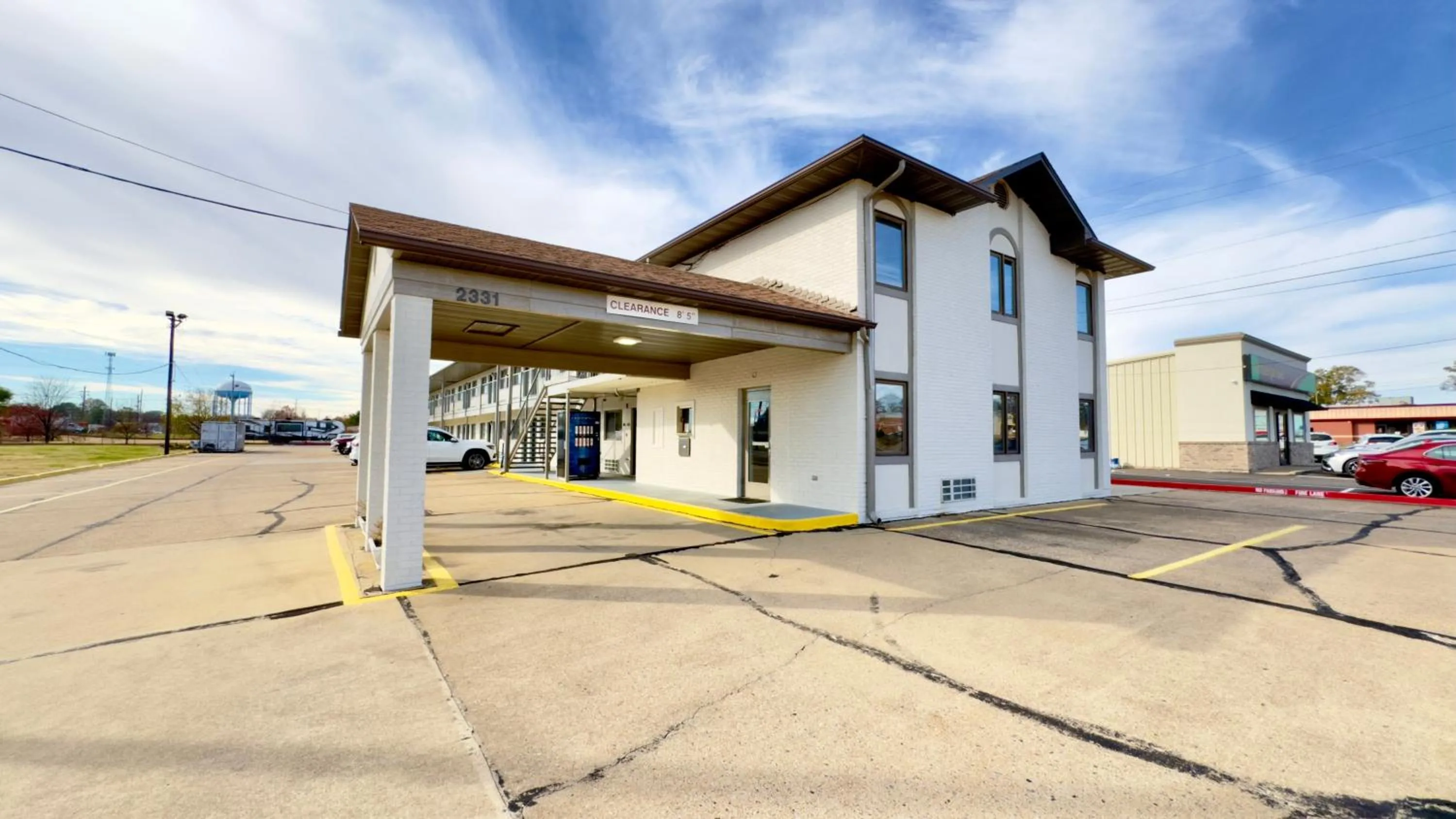 Property building in Motel 6-Dyersburg, TN