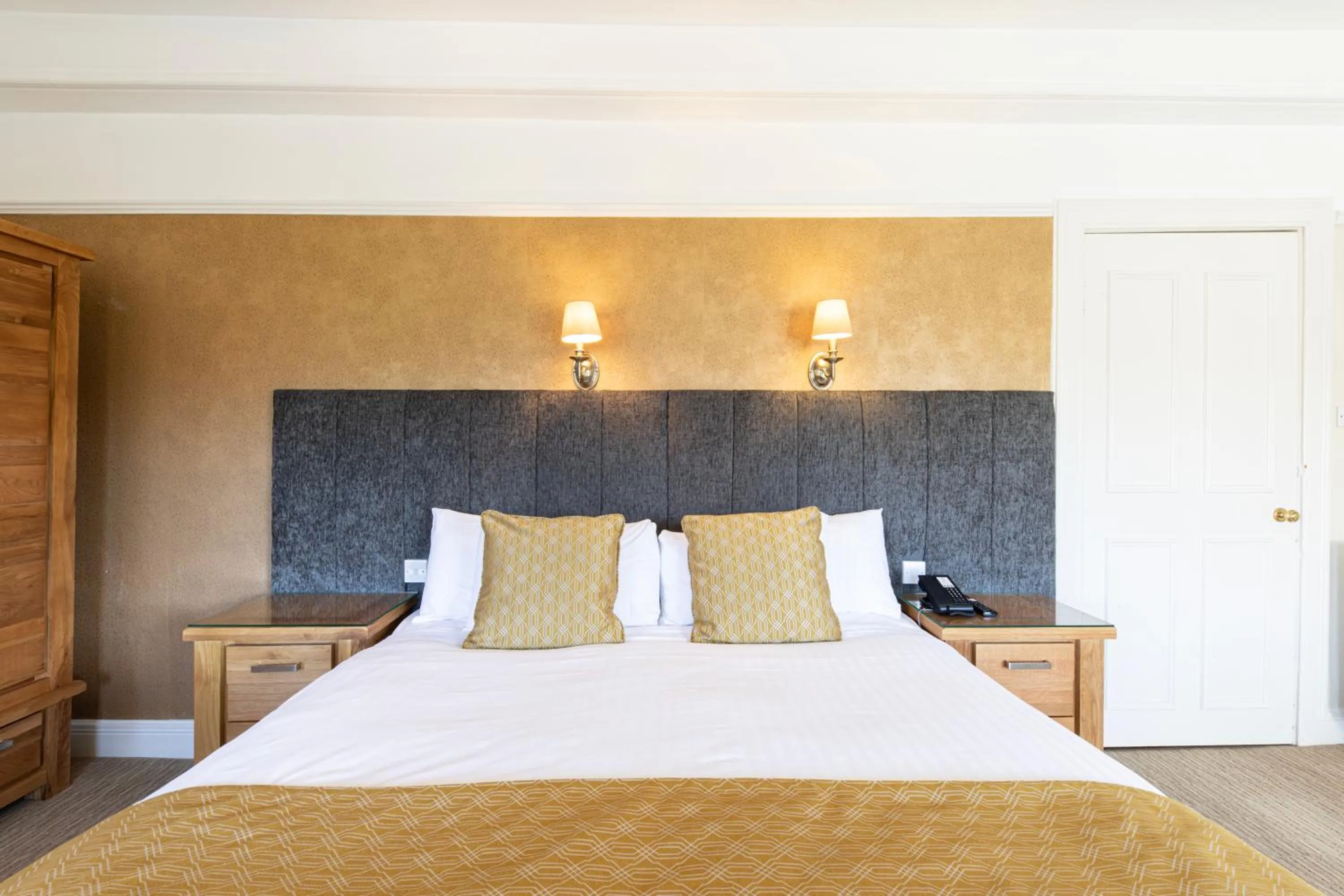 Bedroom, Bed in The Atholl Palace