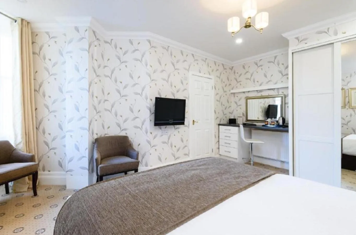 Bedroom, Bed in The Atholl Palace