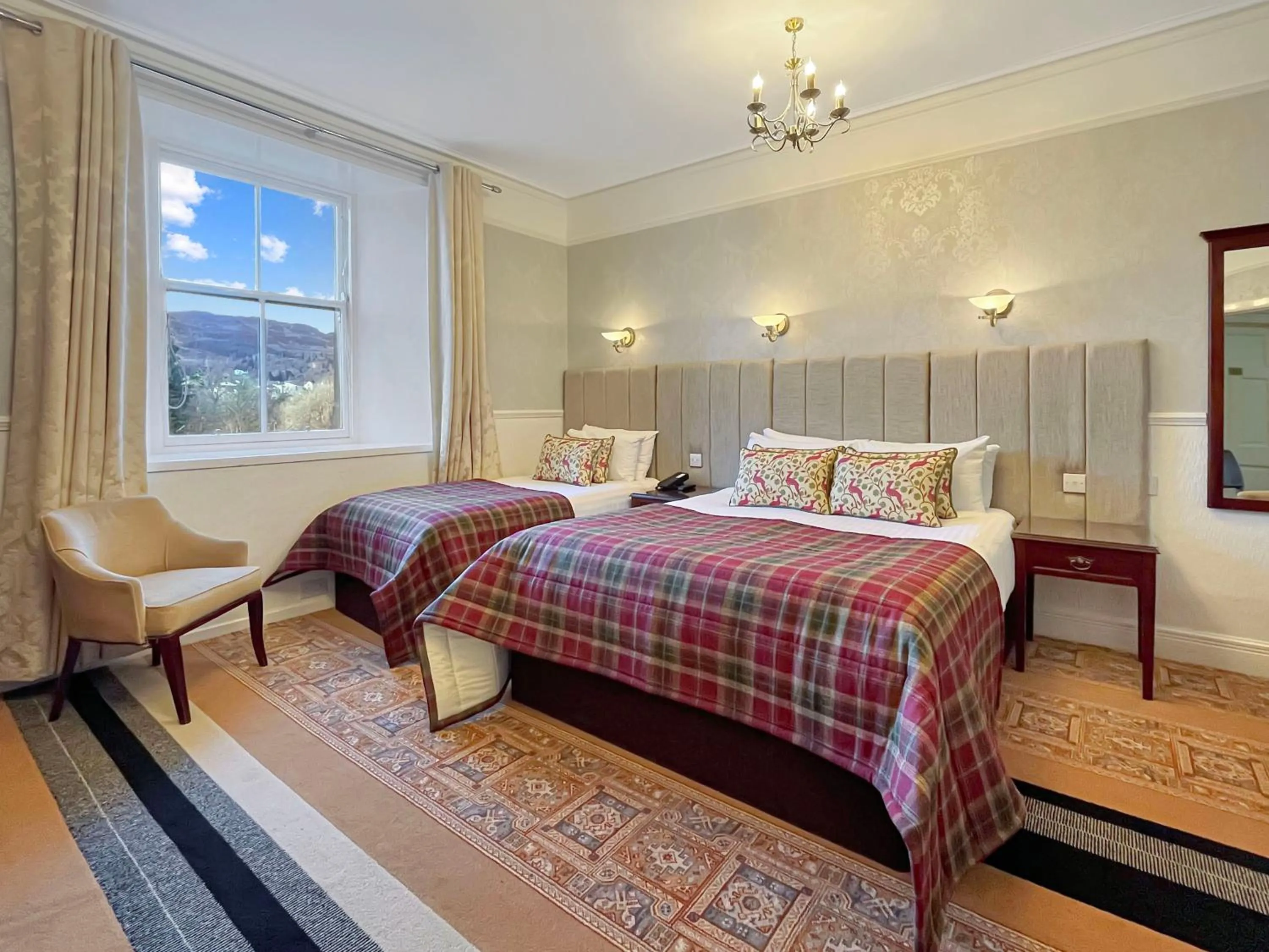 Bedroom, Bed in The Atholl Palace