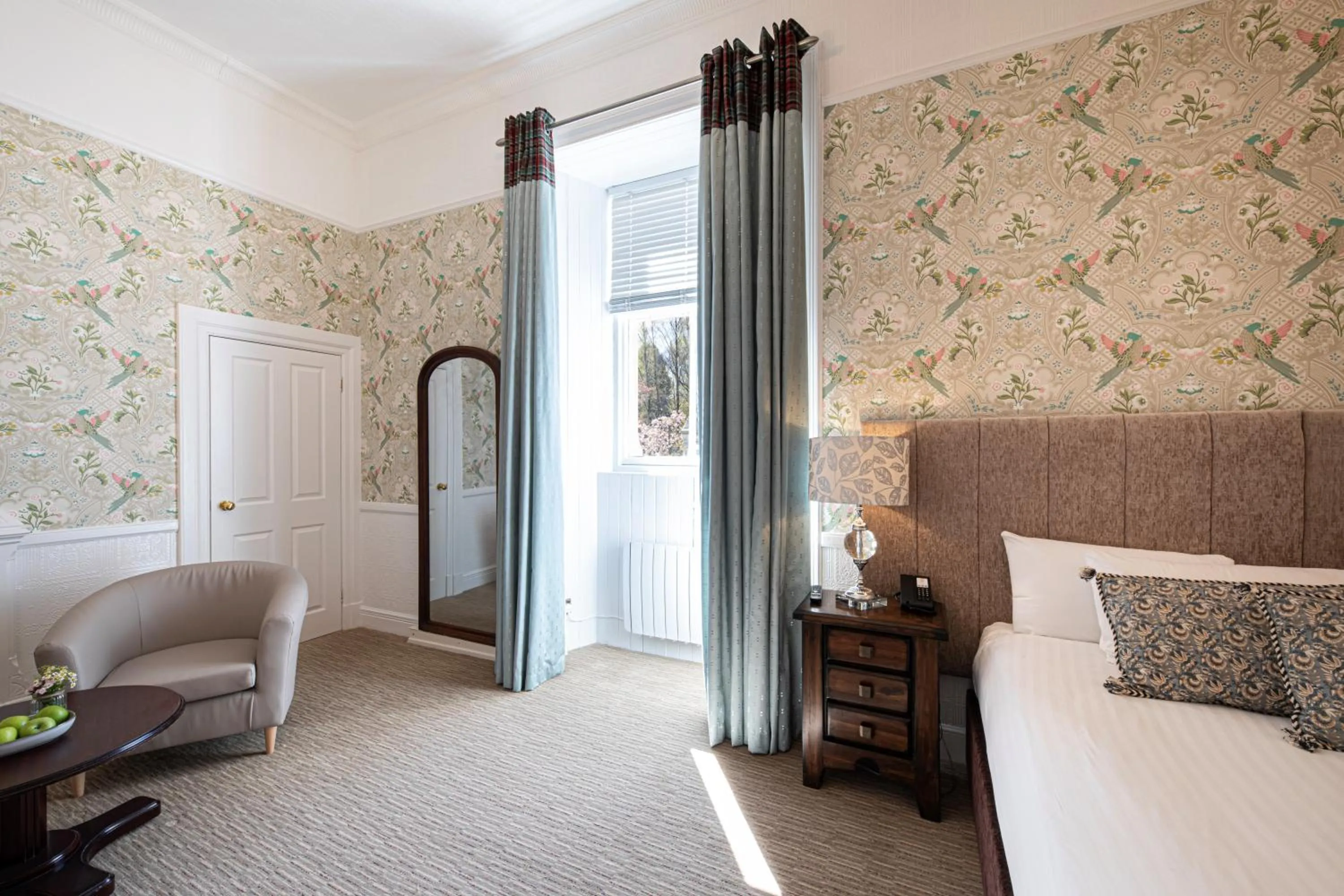 Bedroom, Bed in The Atholl Palace