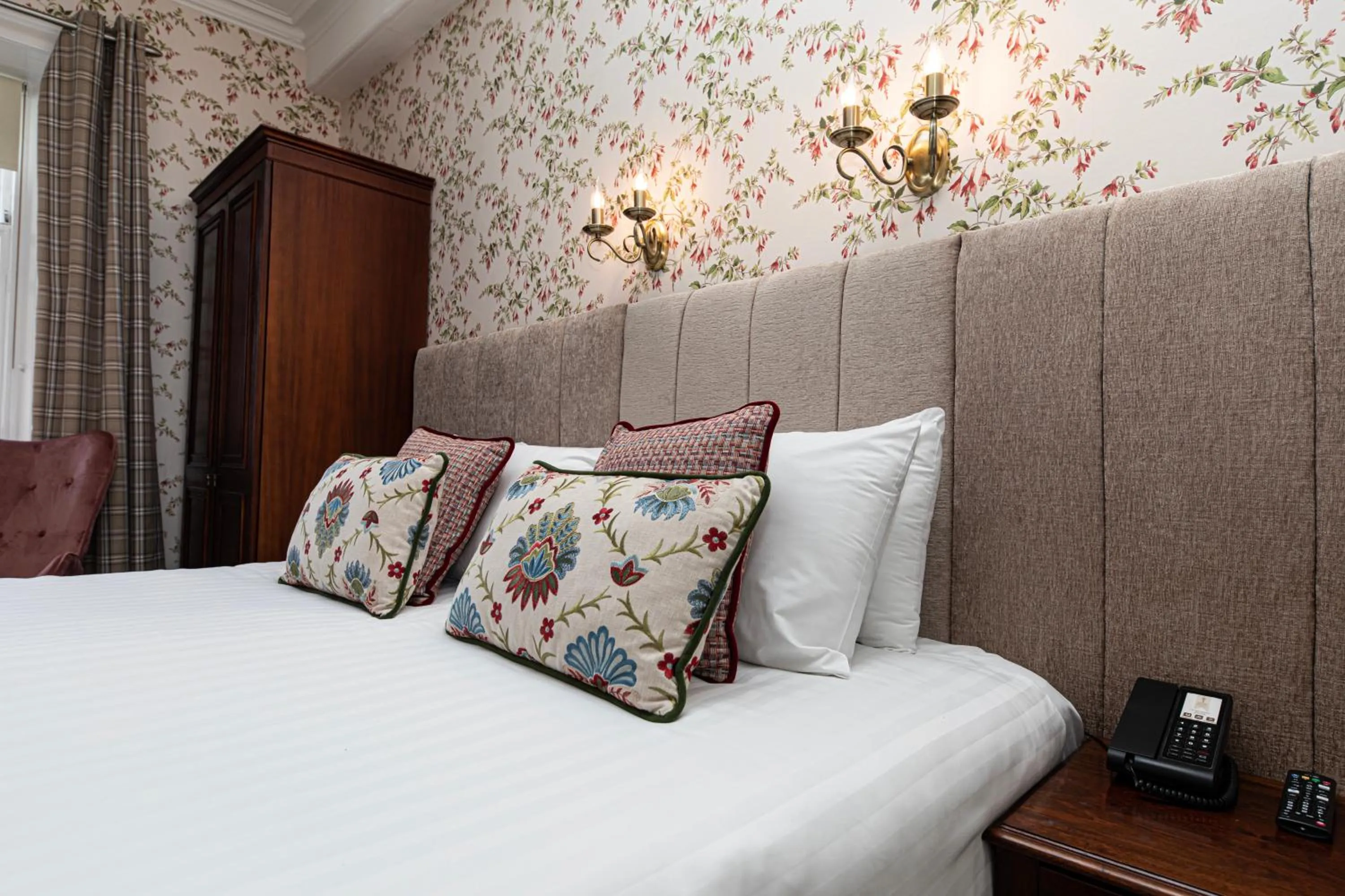 Bedroom, Bed in The Atholl Palace