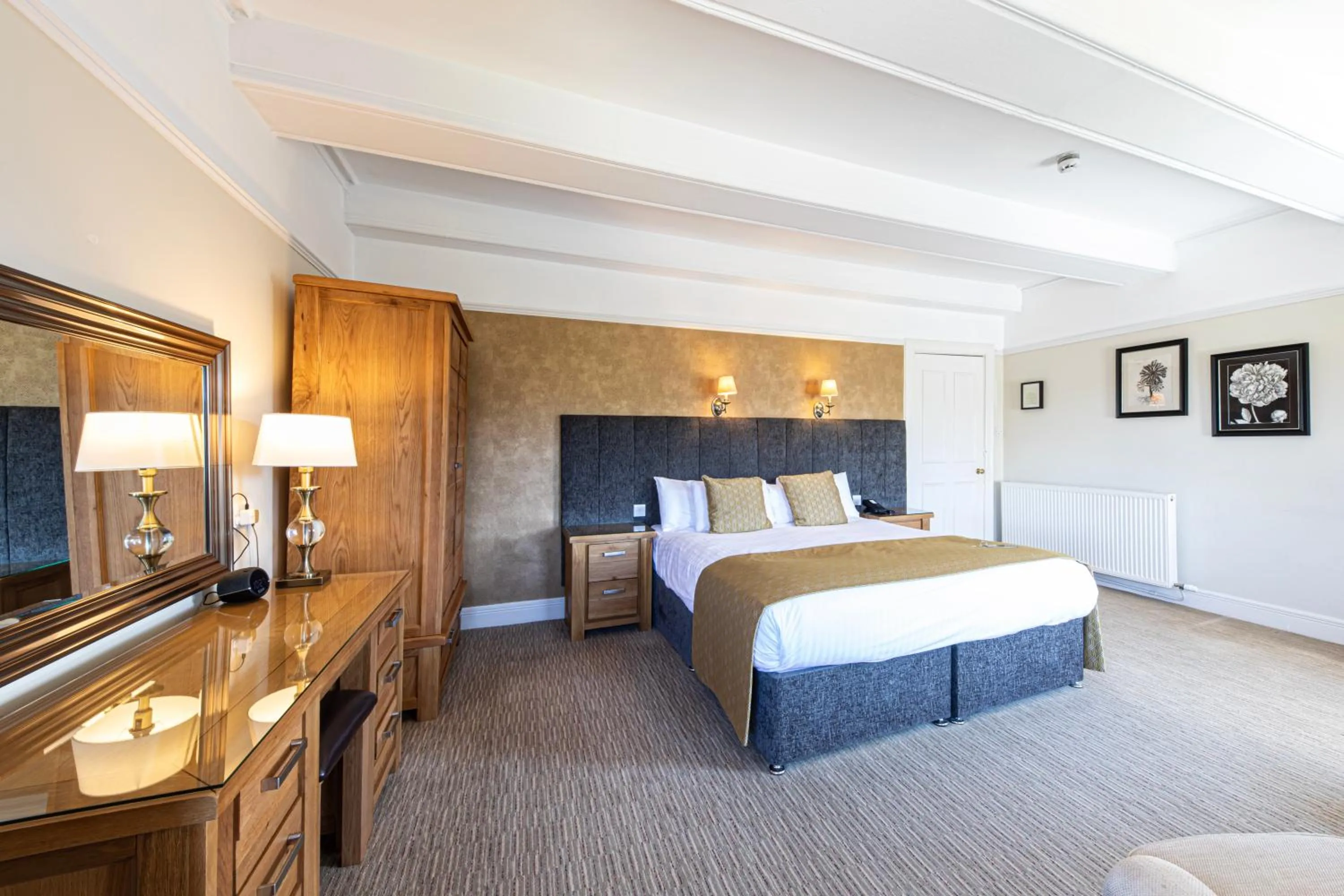 Bedroom, Bed in The Atholl Palace