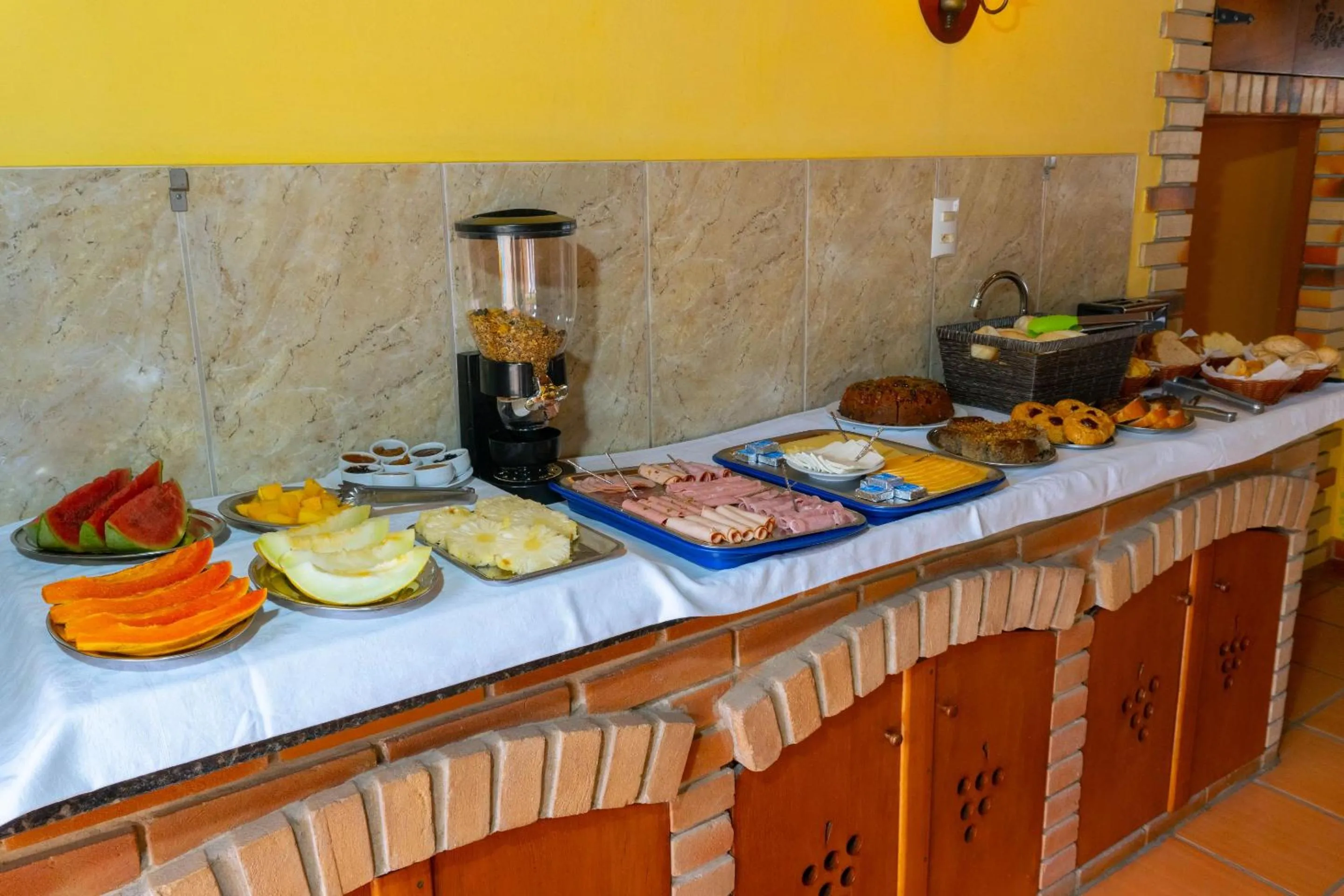 Breakfast in Pousada Santa Anna