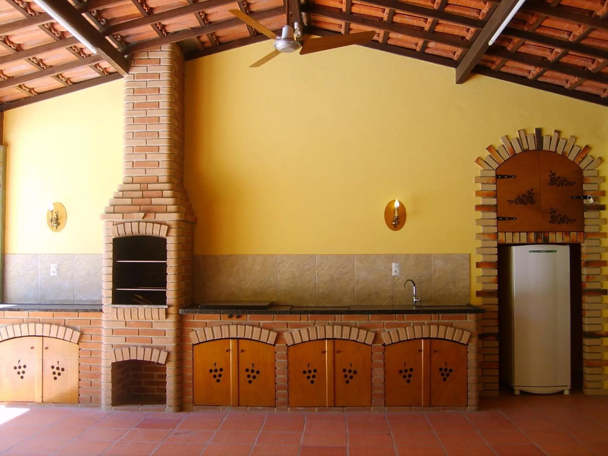 Communal lounge/ TV room in Pousada Santa Anna