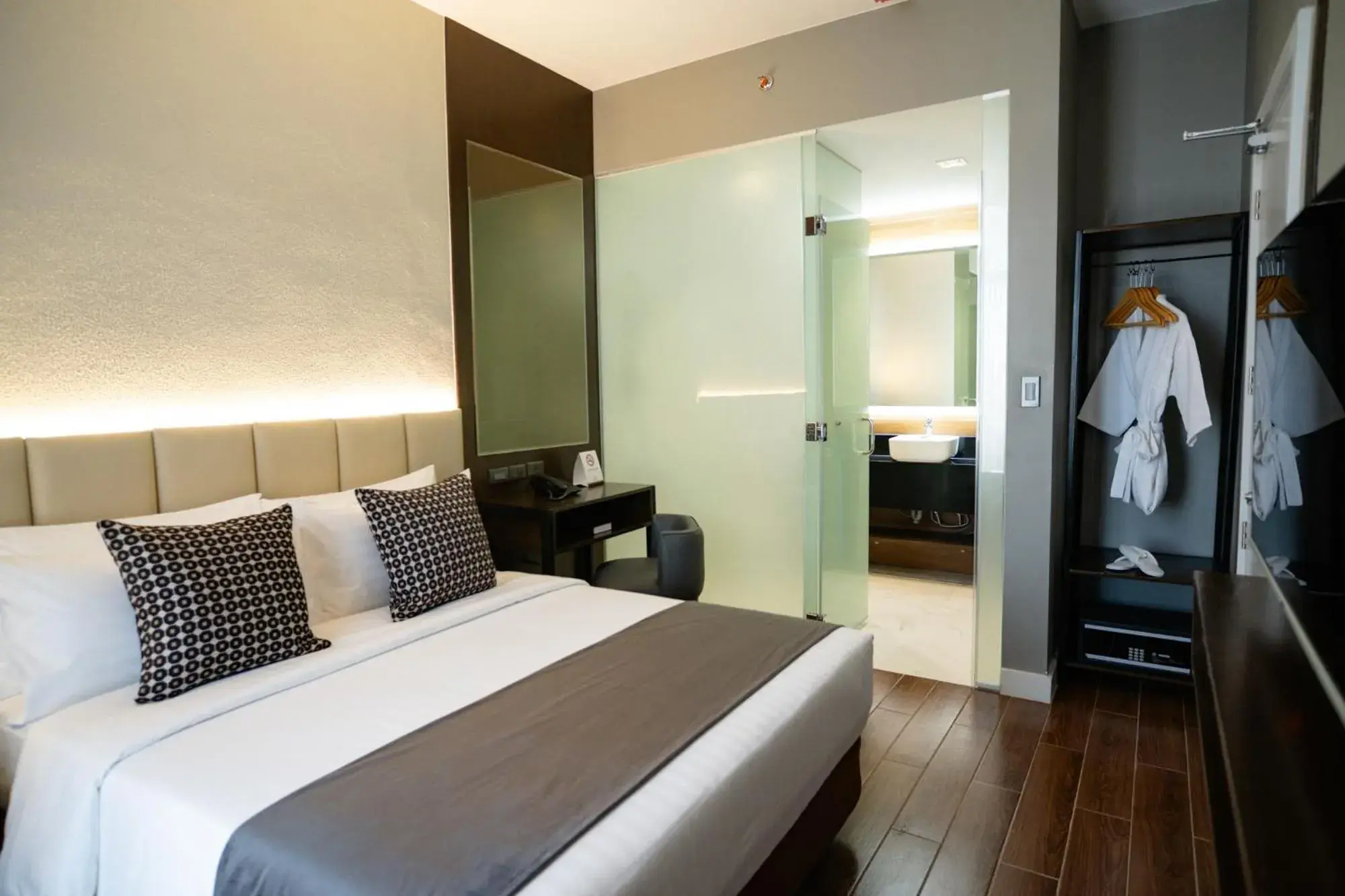 One-Bedroom Suite in Amber Hotel - Cebu One-Bedroom Suite in Amber Hotel - Cebu