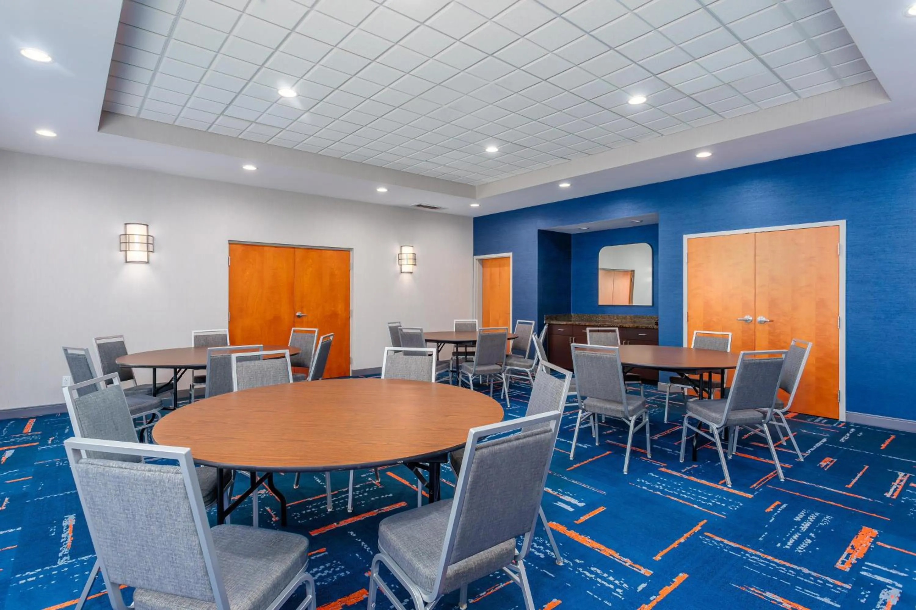 Meeting/conference room in Hampton Inn and Suites Parkersburg Downtown