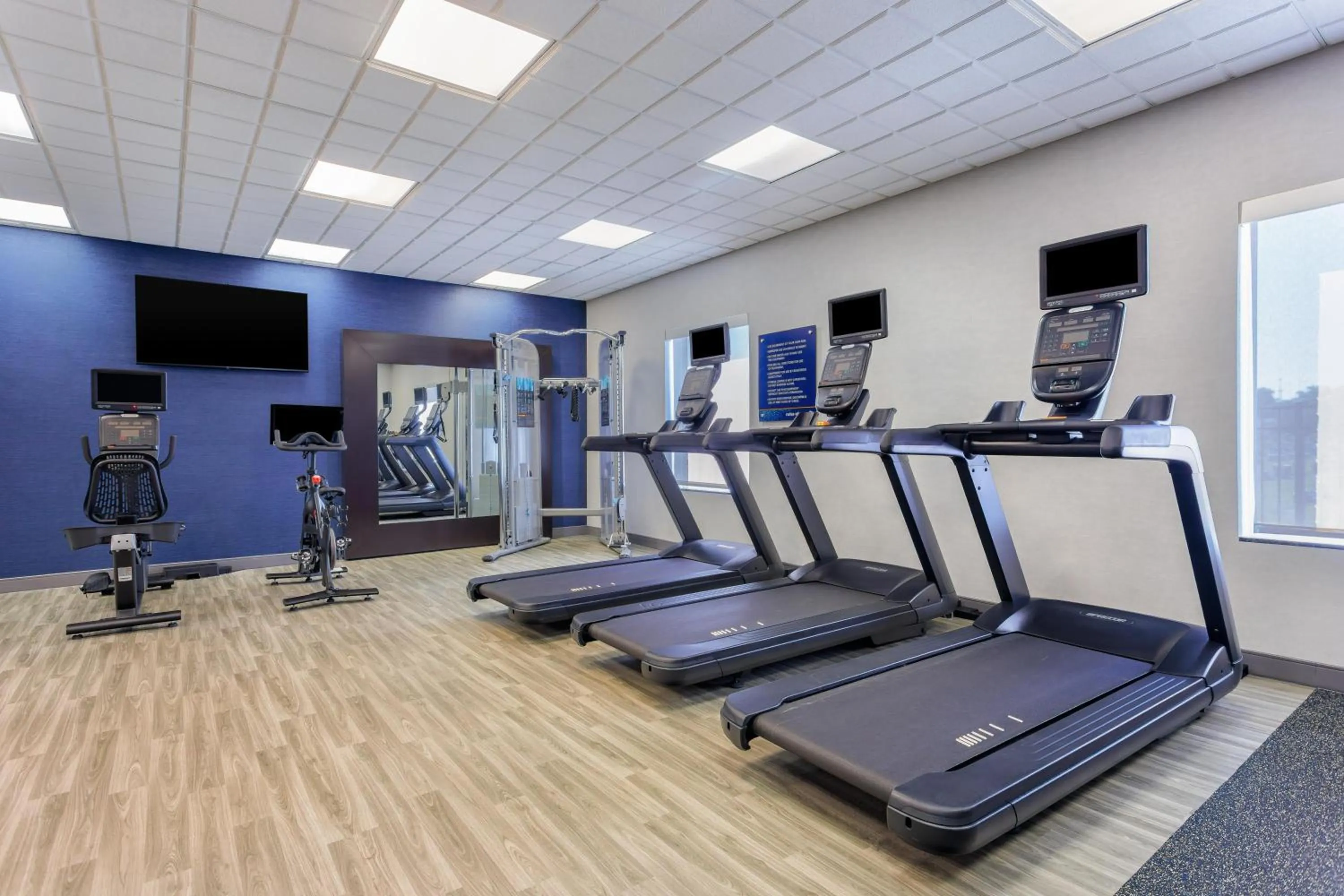 Fitness centre/facilities in Hampton Inn and Suites Parkersburg Downtown