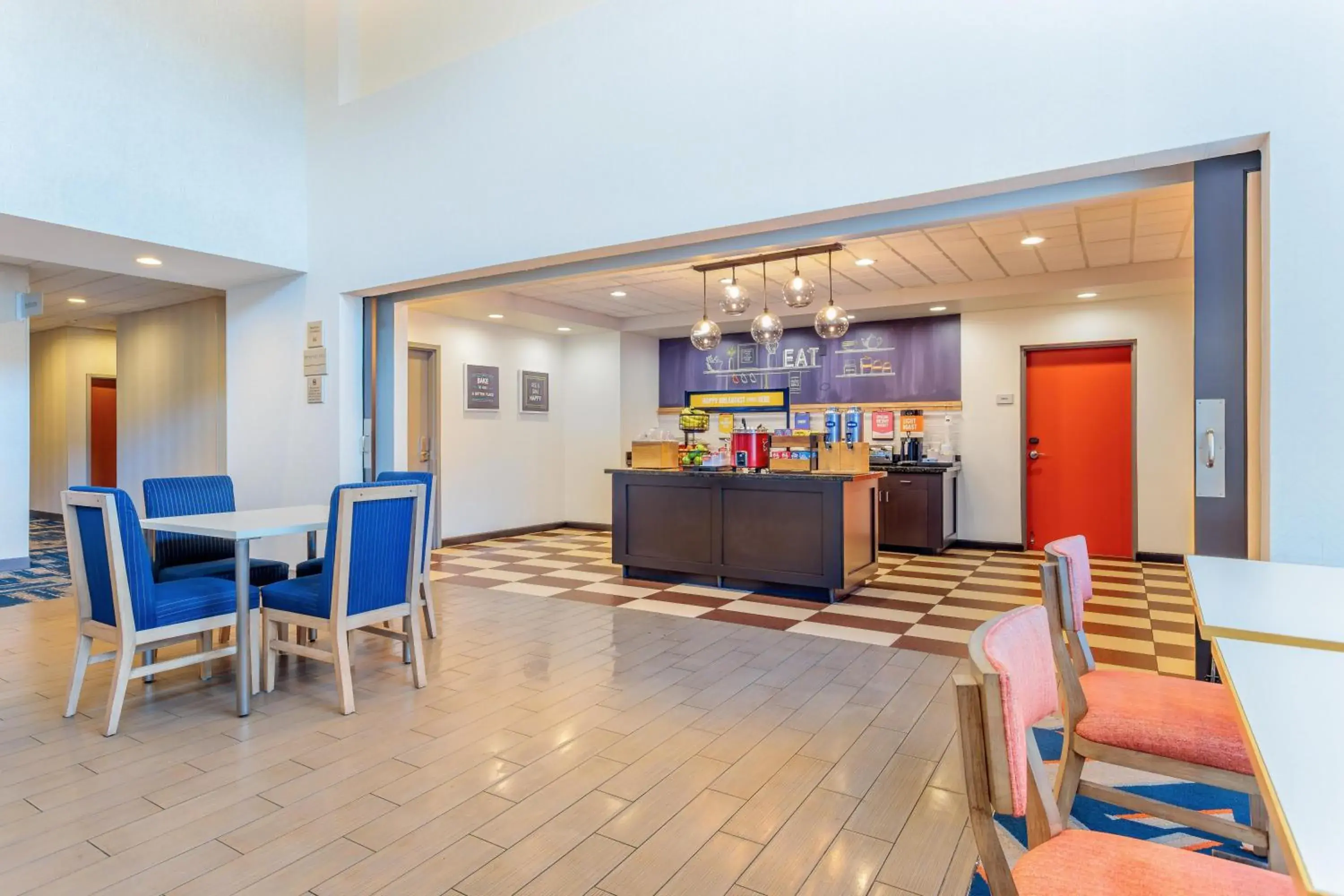 Hampton Inn and Suites Parkersburg Downtown Hampton Inn and Suites Parkersburg Downtown