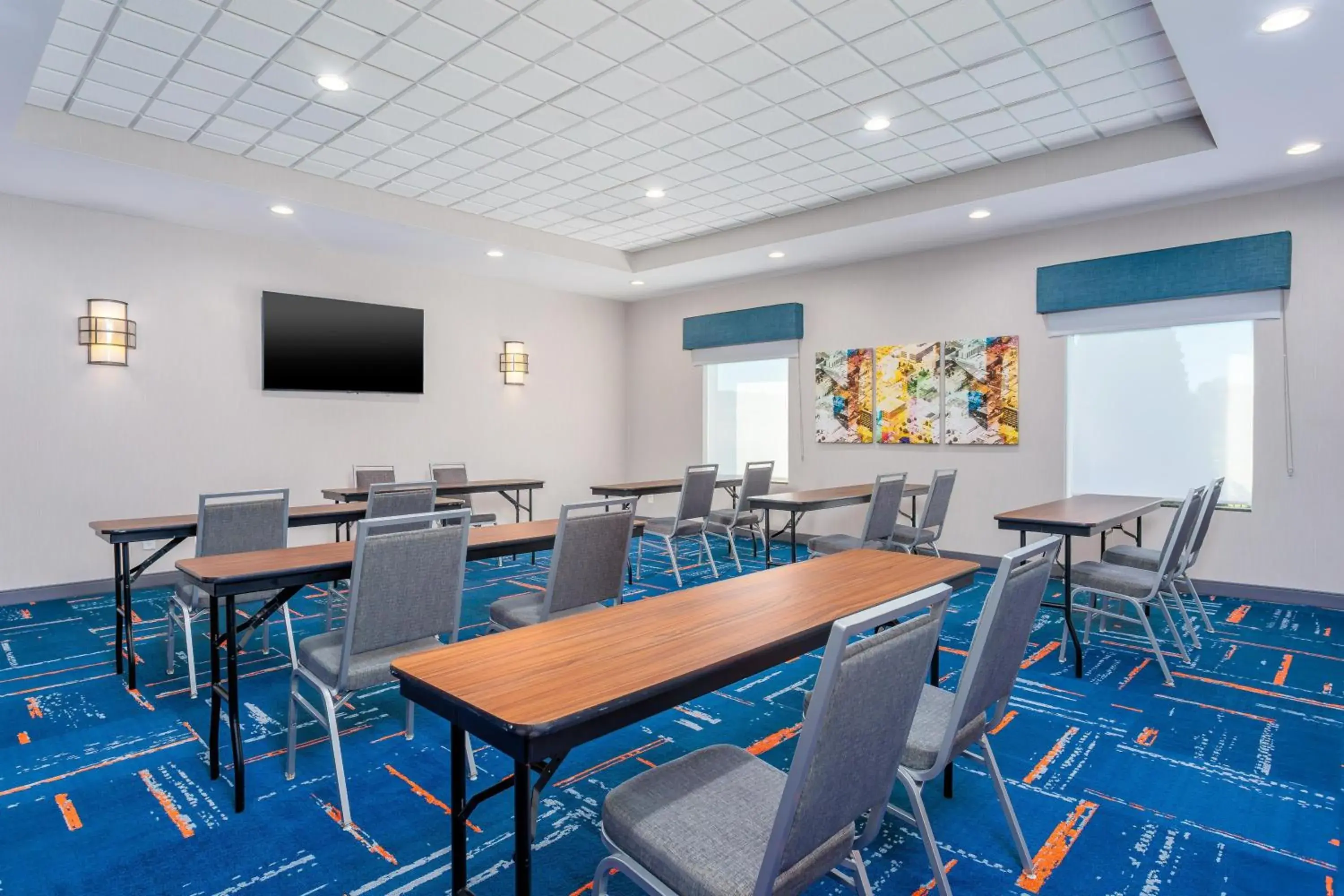 Bedroom in Hampton Inn and Suites Parkersburg Downtown Bedroom in Hampton Inn and Suites Parkersburg Downtown