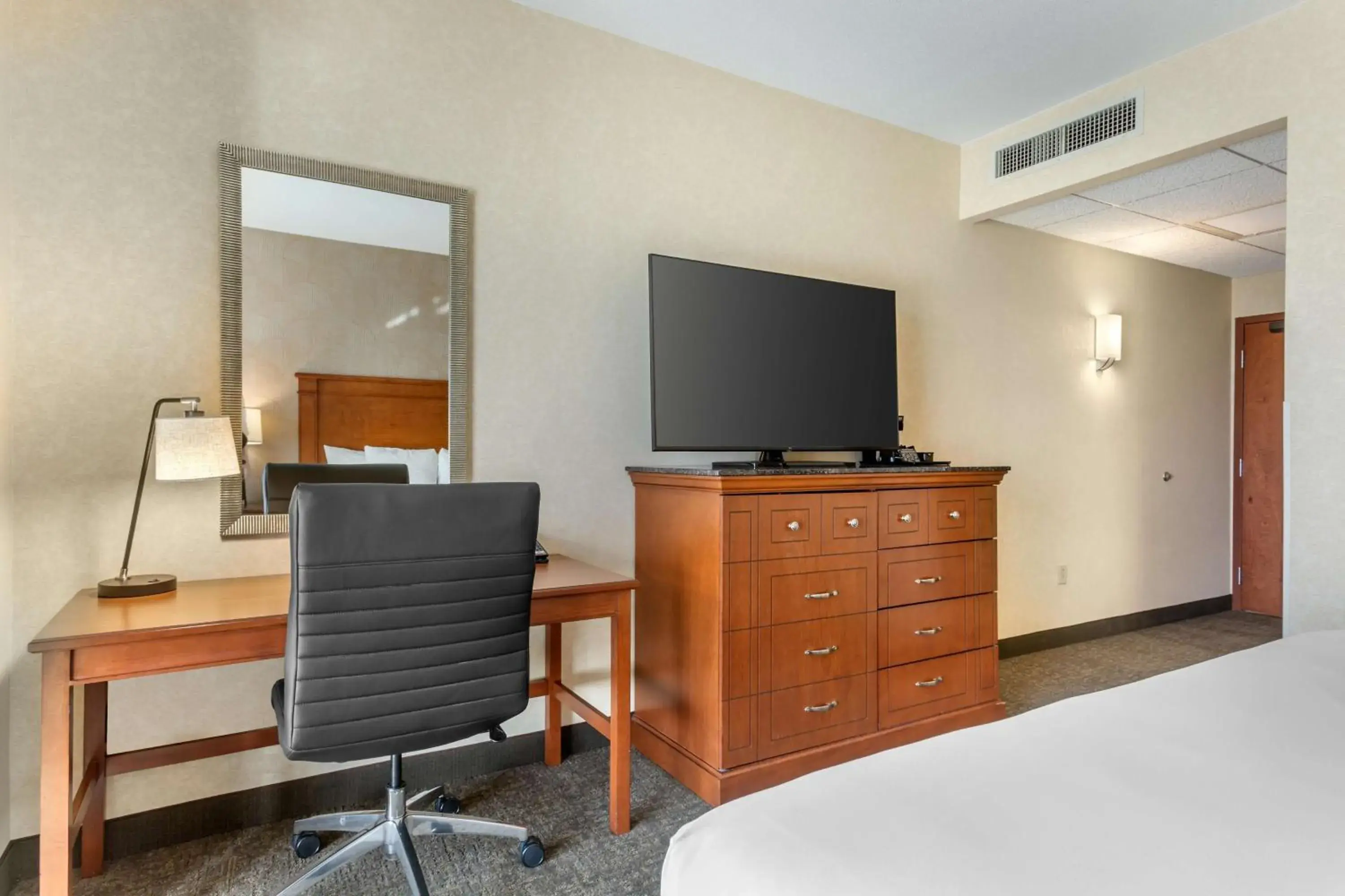Bedroom in Drury Plaza Hotel Phoenix Tempe Bedroom in Drury Plaza Hotel Phoenix Tempe