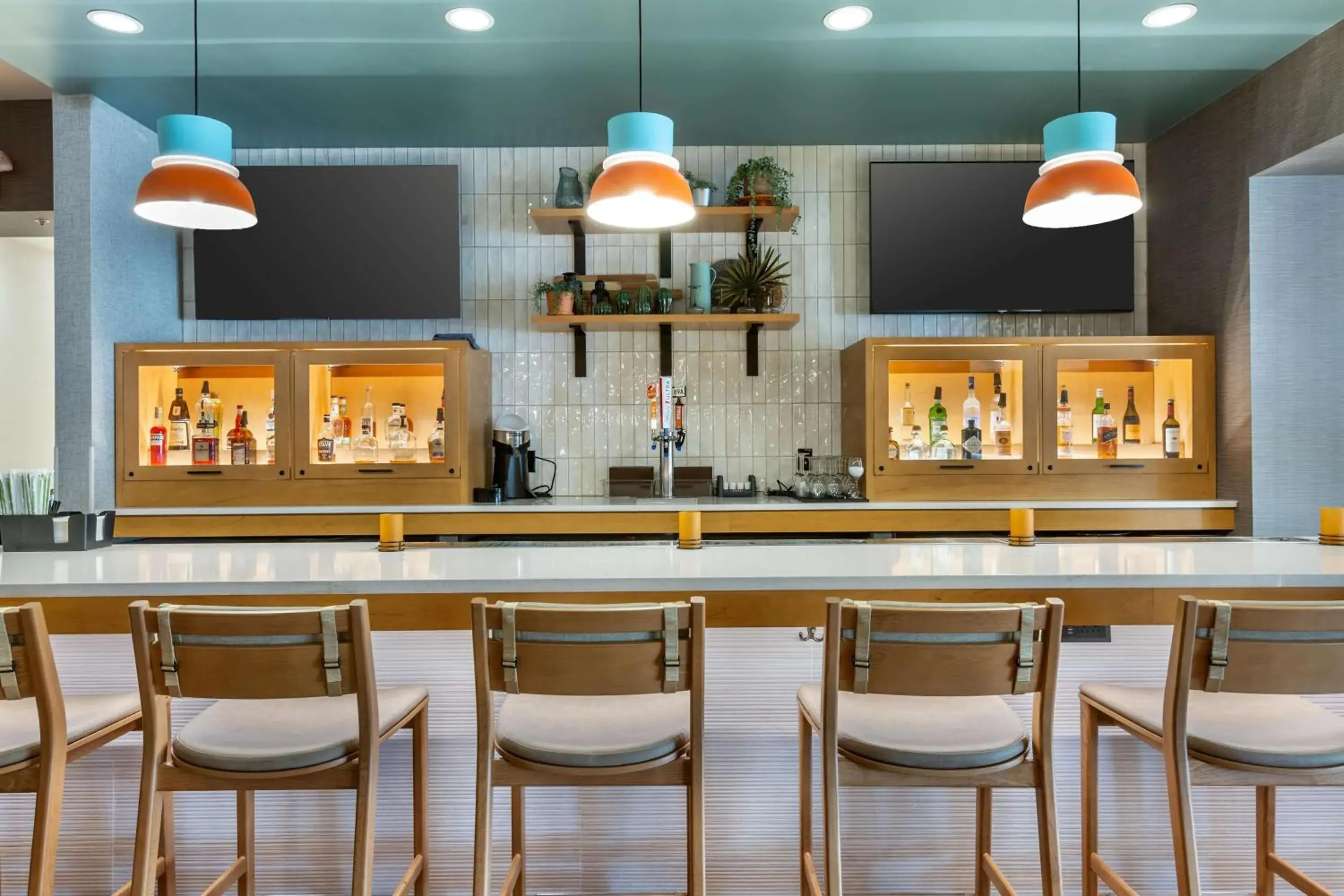 Lounge or bar in Drury Plaza Hotel Phoenix Tempe Lounge or bar in Drury Plaza Hotel Phoenix Tempe