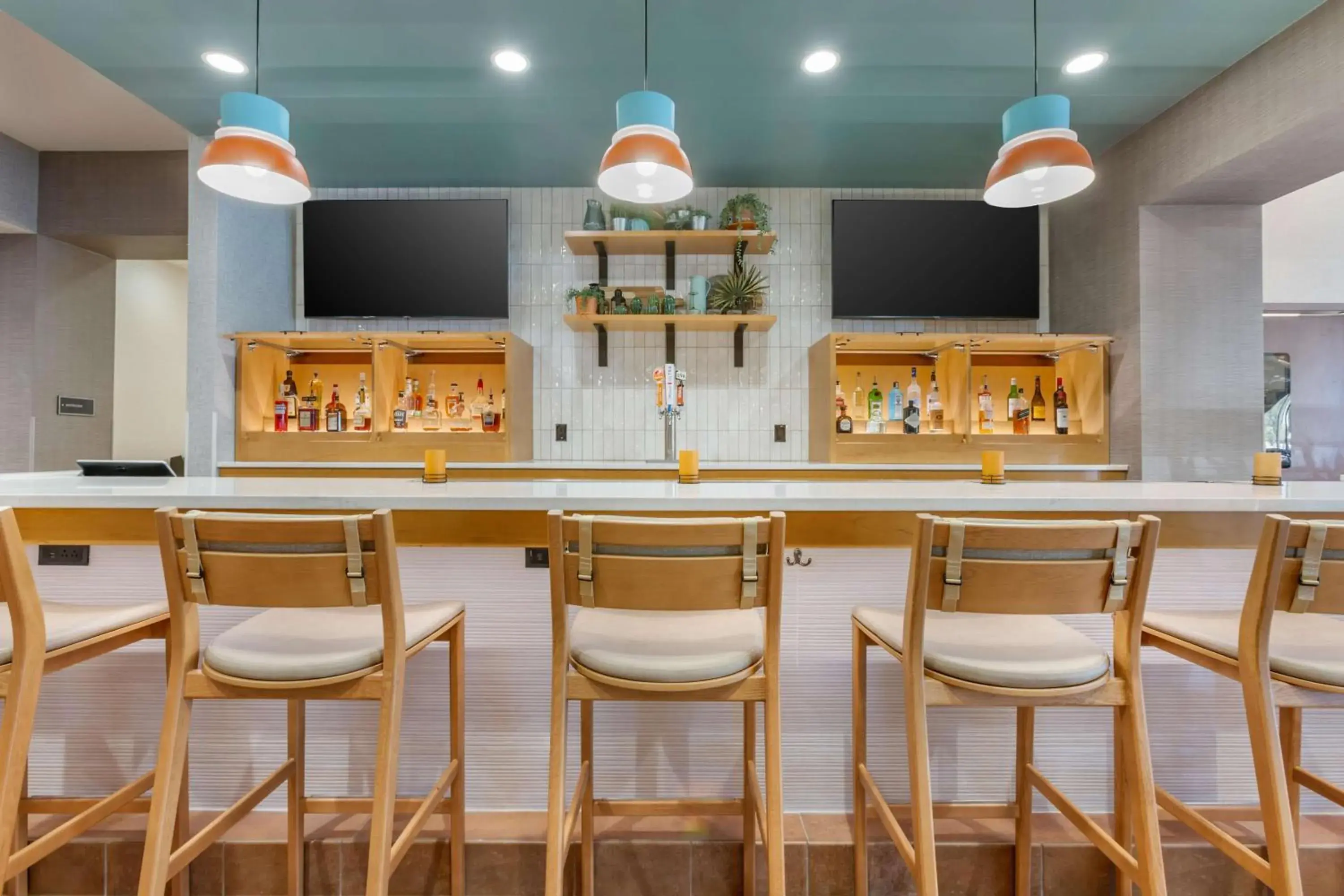 Lounge or bar in Drury Plaza Hotel Phoenix Tempe Lounge or bar in Drury Plaza Hotel Phoenix Tempe