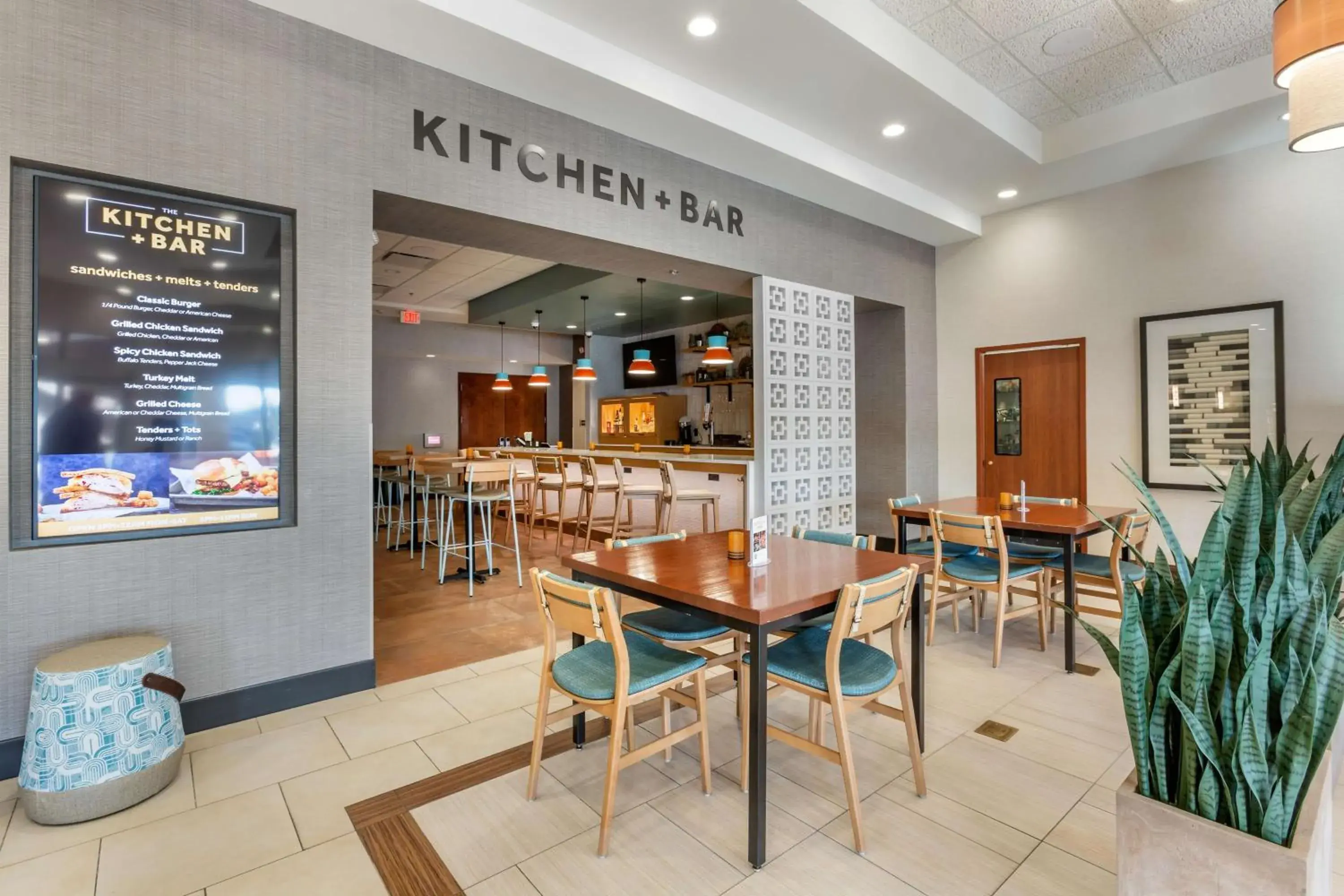 Lounge or bar in Drury Plaza Hotel Phoenix Tempe Lounge or bar in Drury Plaza Hotel Phoenix Tempe