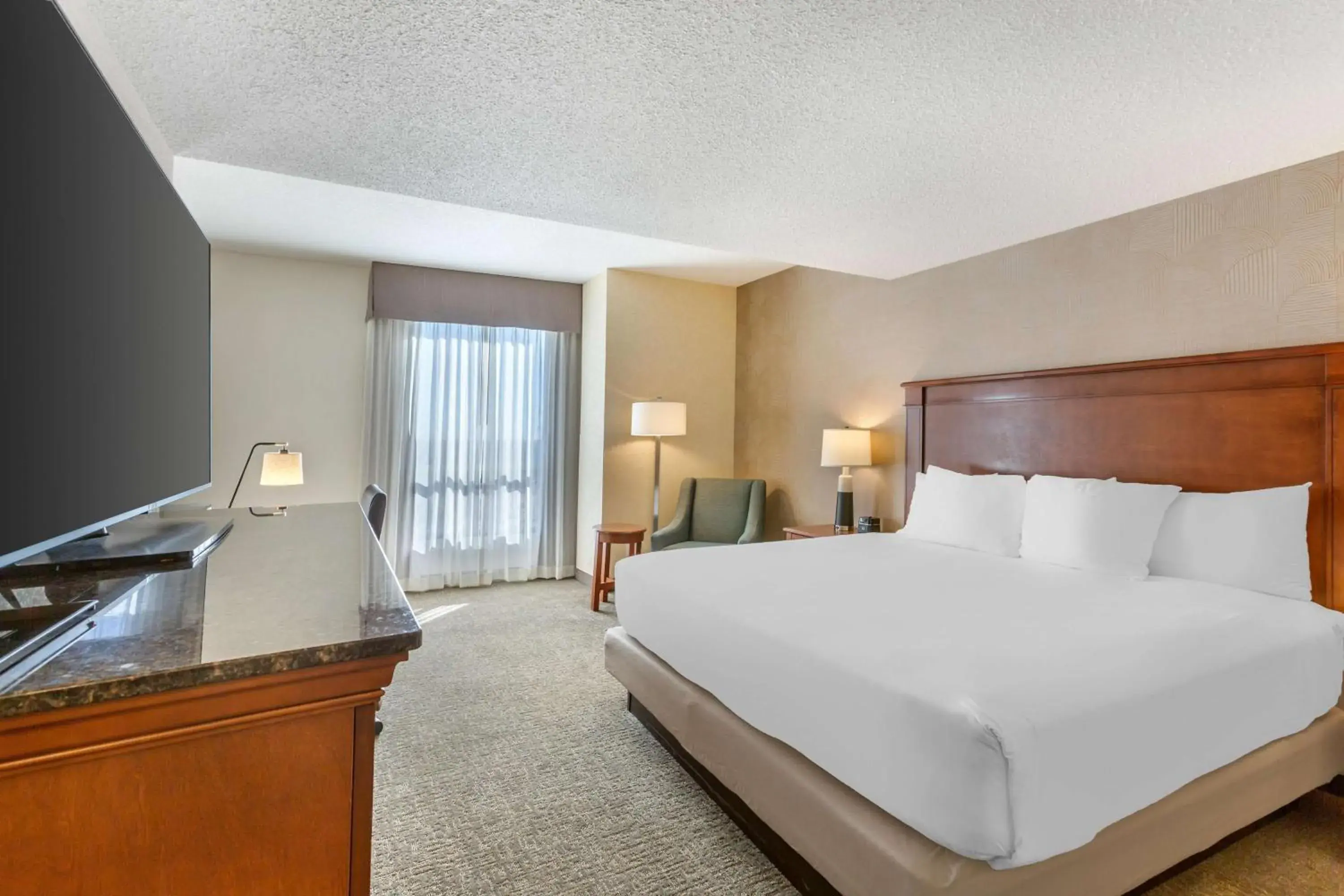 Bedroom, Bed in Drury Plaza Hotel Phoenix Tempe Bedroom, Bed in Drury Plaza Hotel Phoenix Tempe