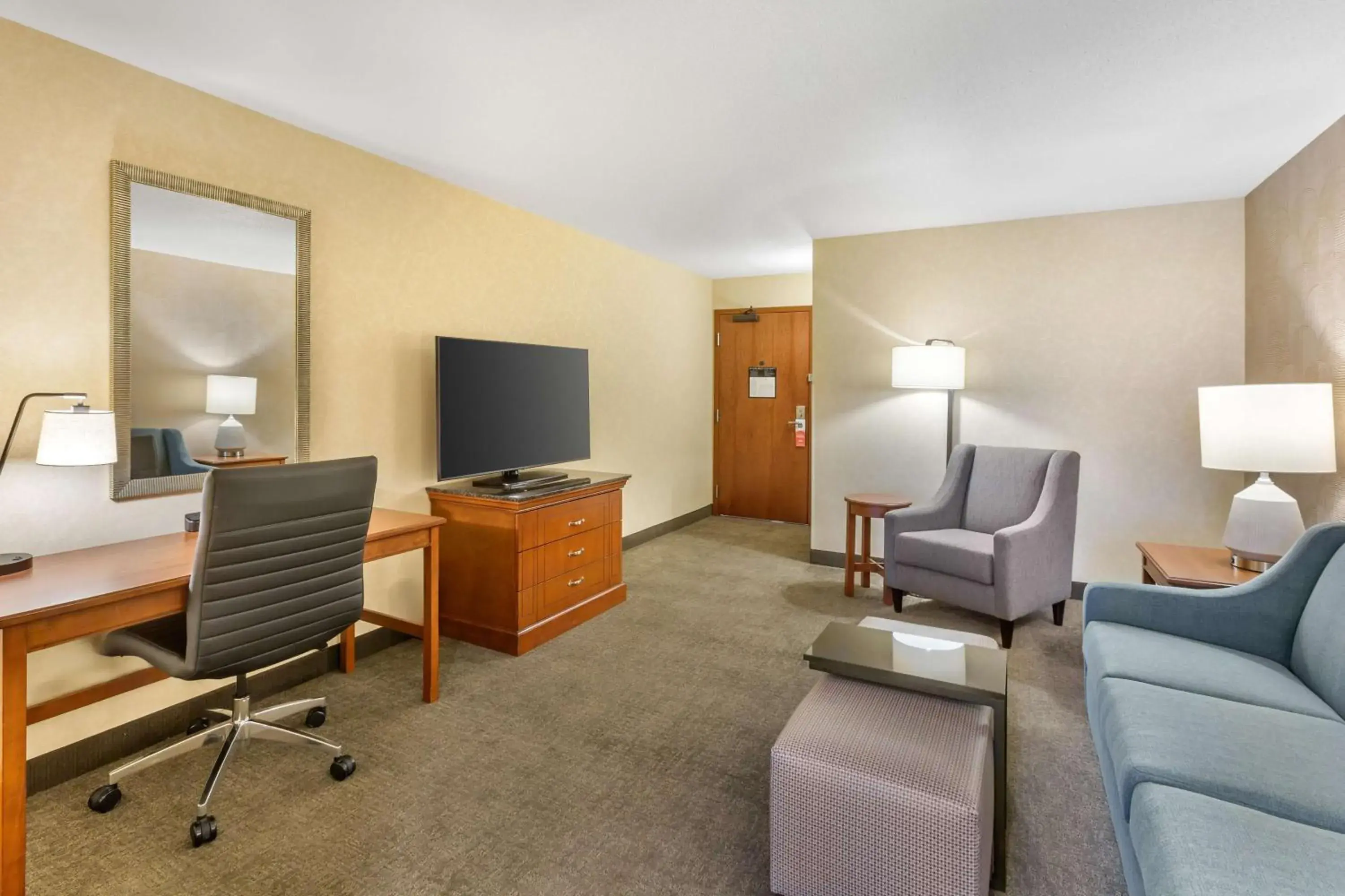 Bedroom in Drury Plaza Hotel Phoenix Tempe Bedroom in Drury Plaza Hotel Phoenix Tempe