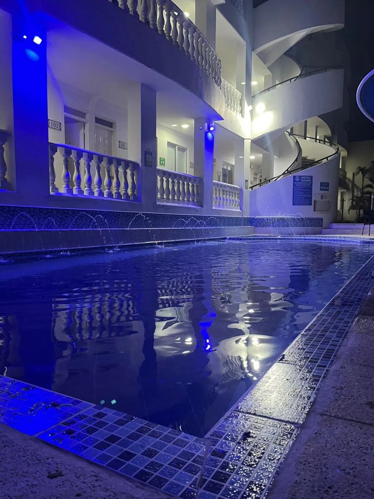 Swimming pool in Hotel Zamba