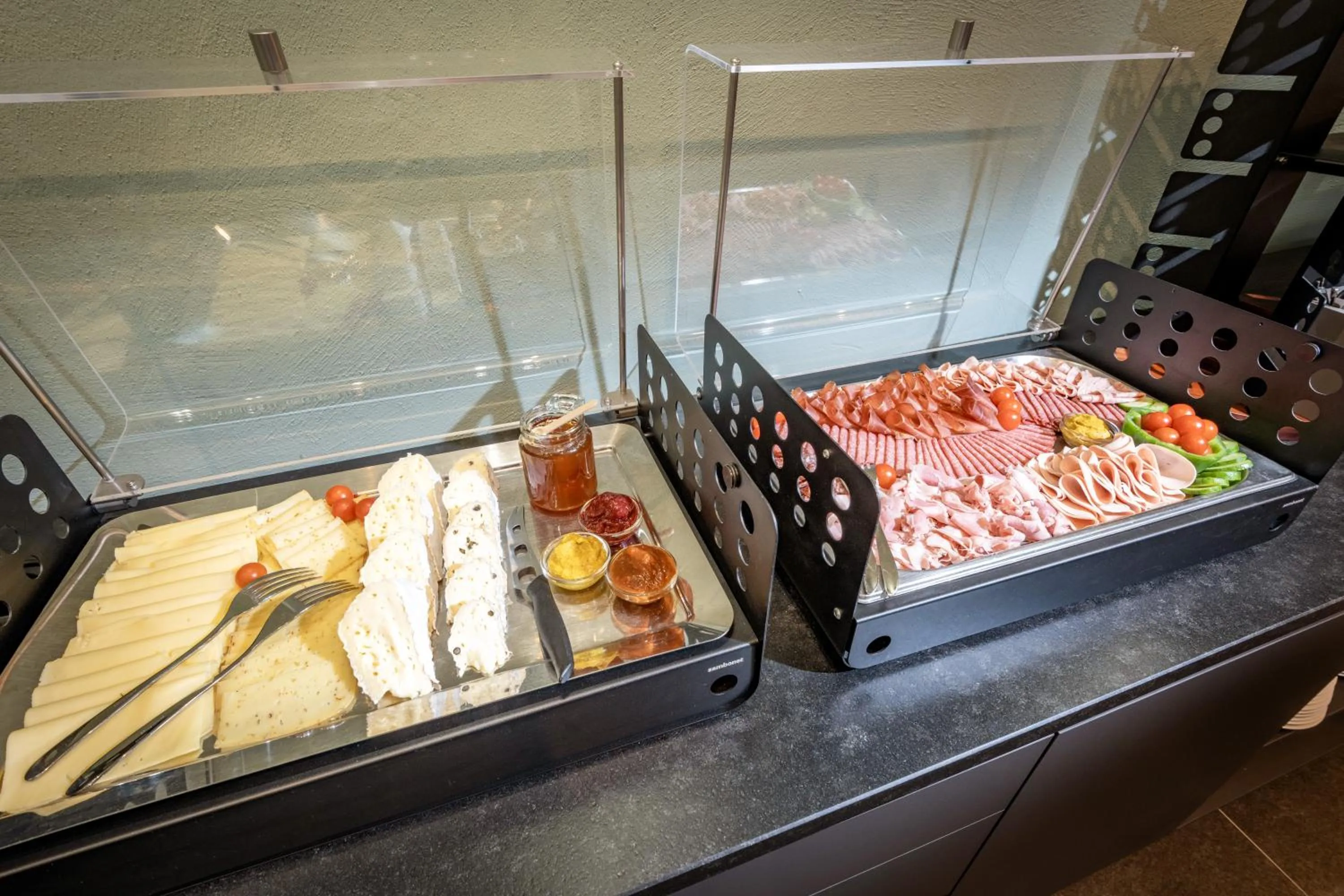 Buffet breakfast in Das Lambacher