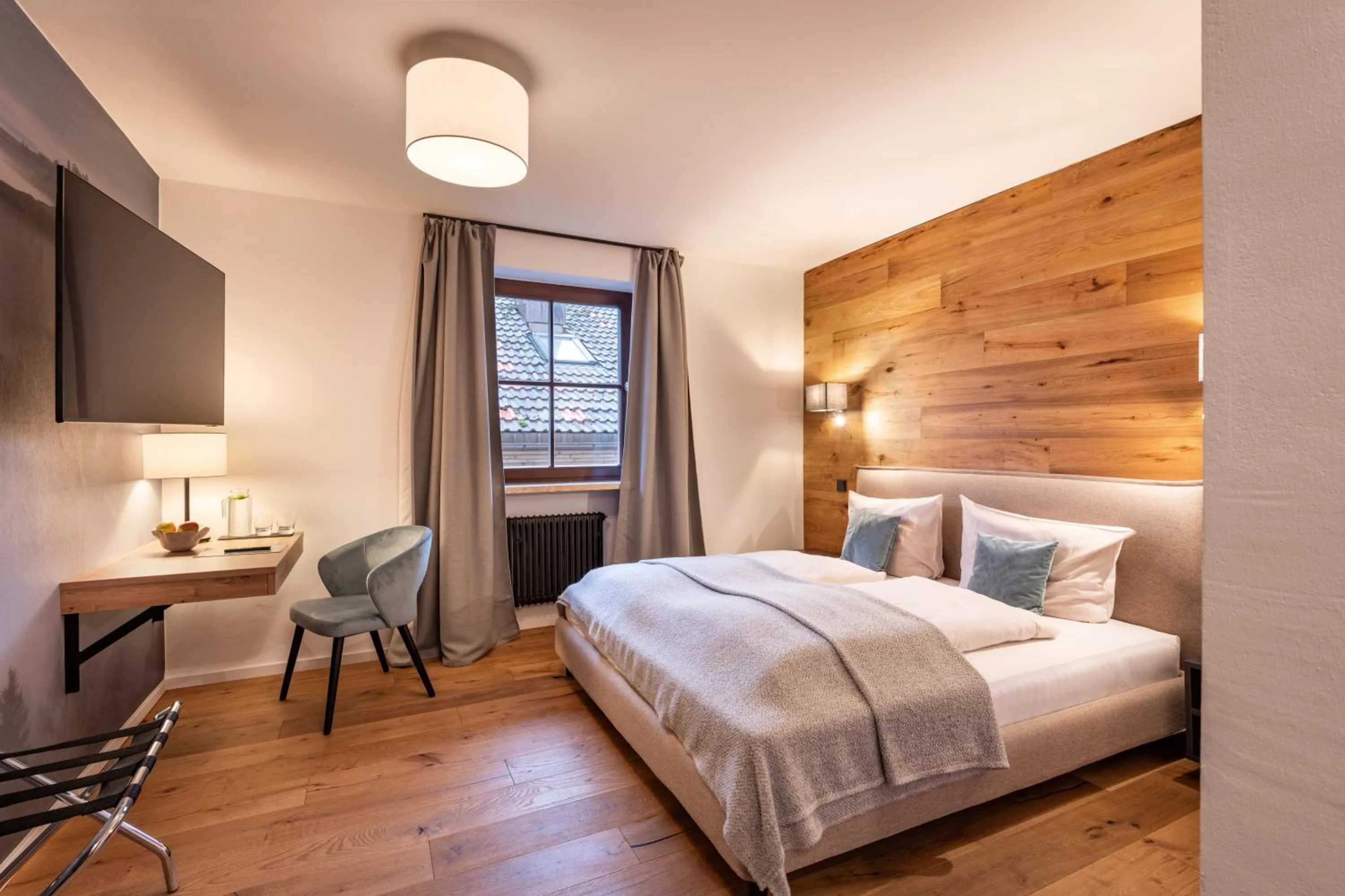 Photo of the whole room, Bed in Das Lambacher