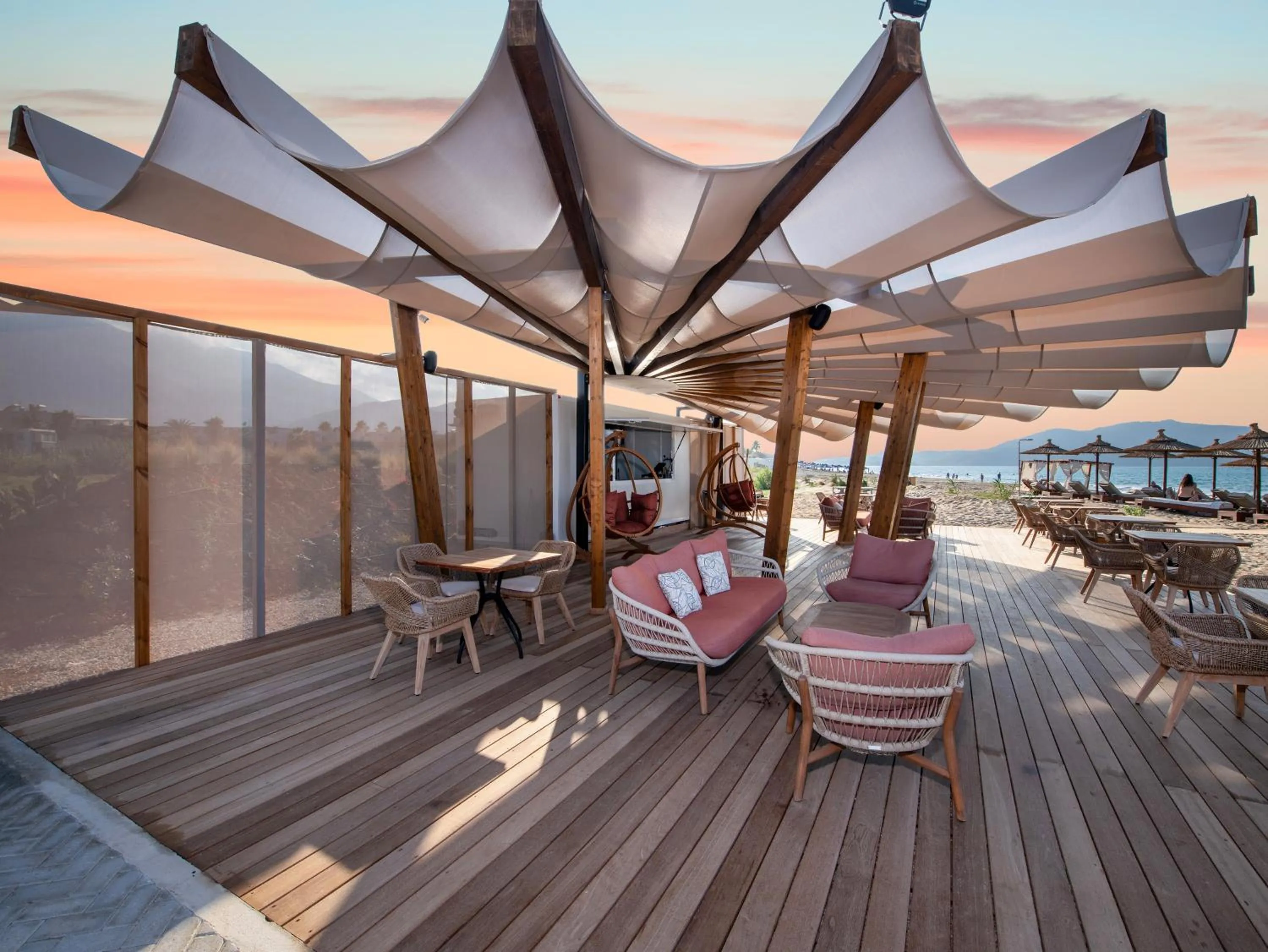 Lounge or bar in Ventale Island Breeze Resort