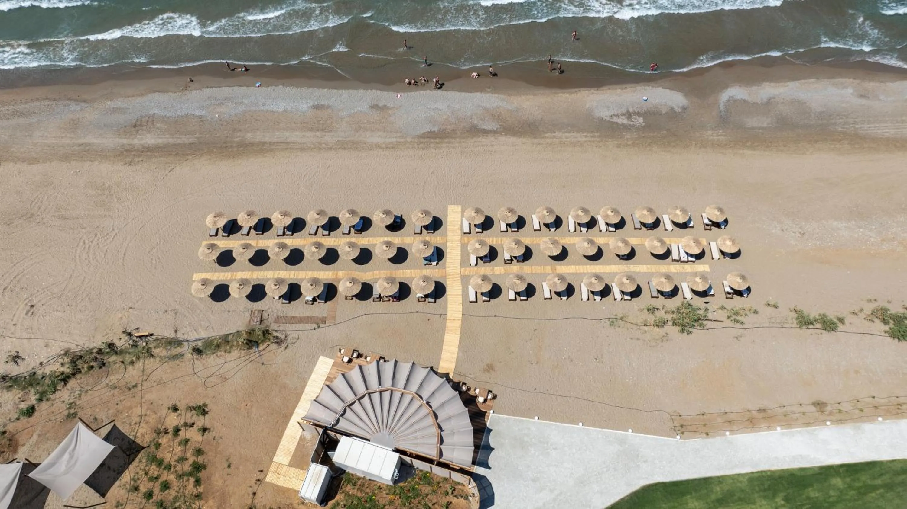 Beach in Ventale Island Breeze Resort