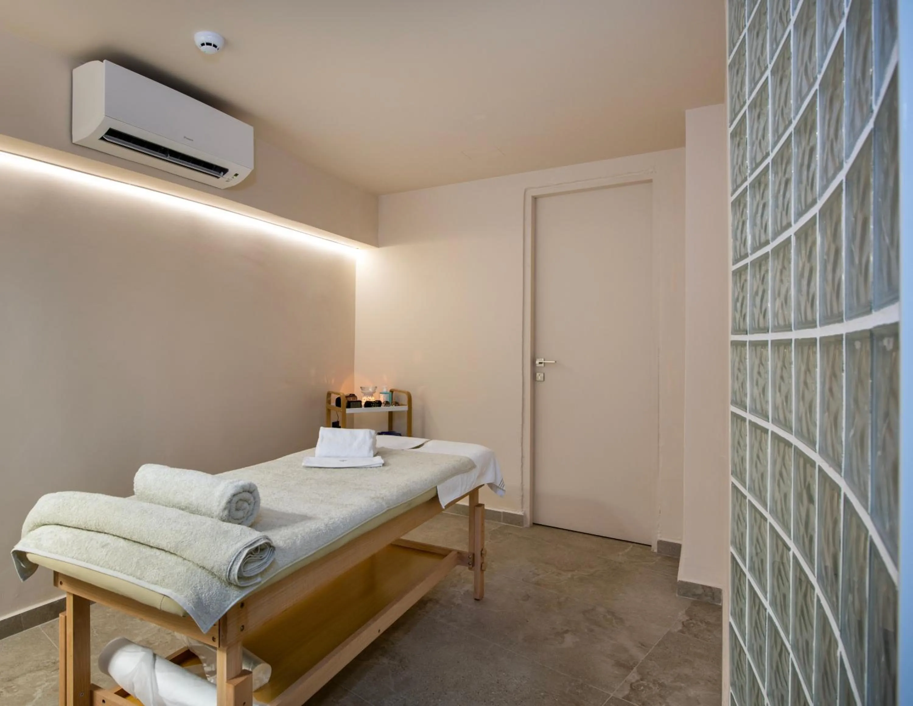 Massage in Ventale Island Breeze Resort