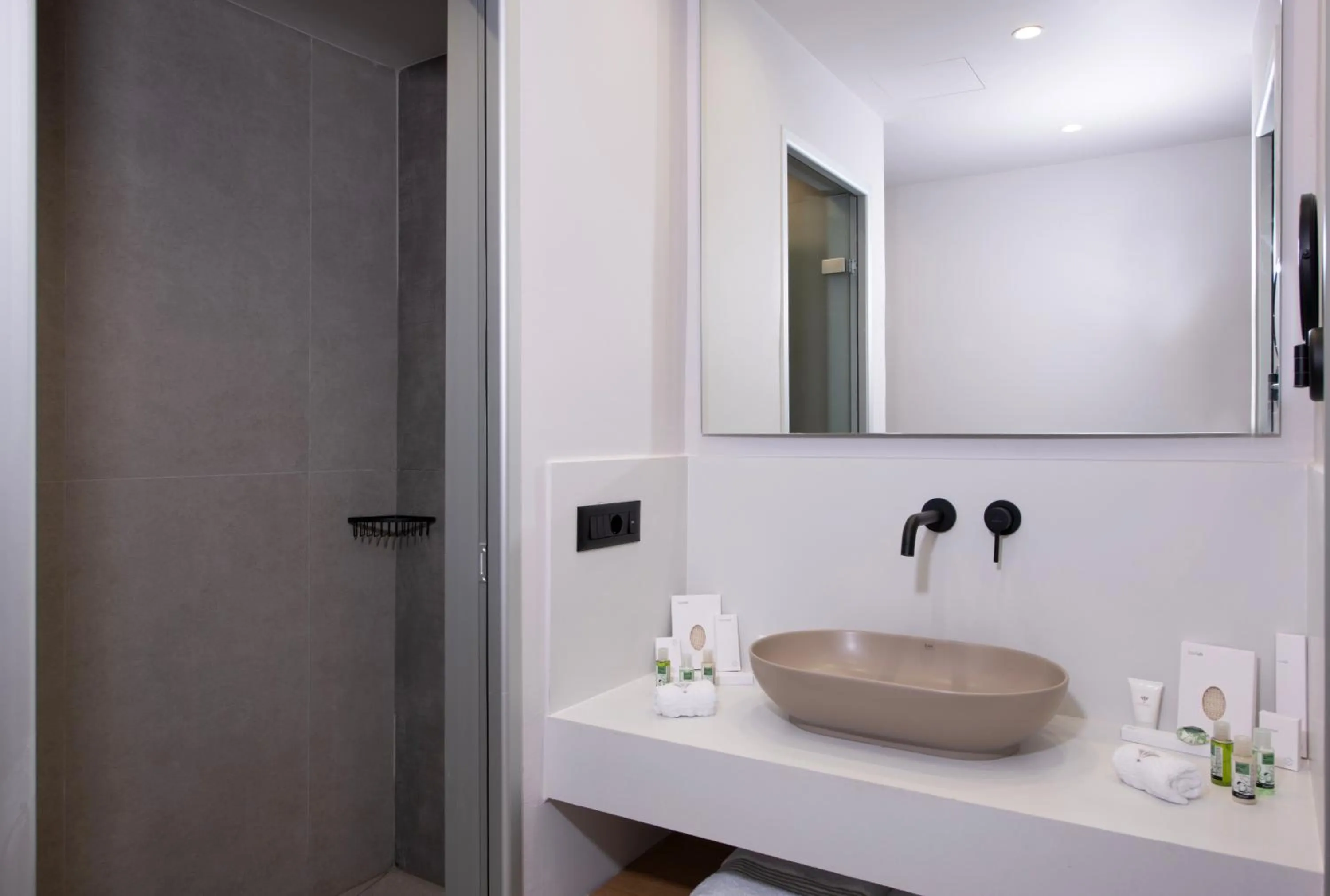 Bathroom in Ventale Island Breeze Resort