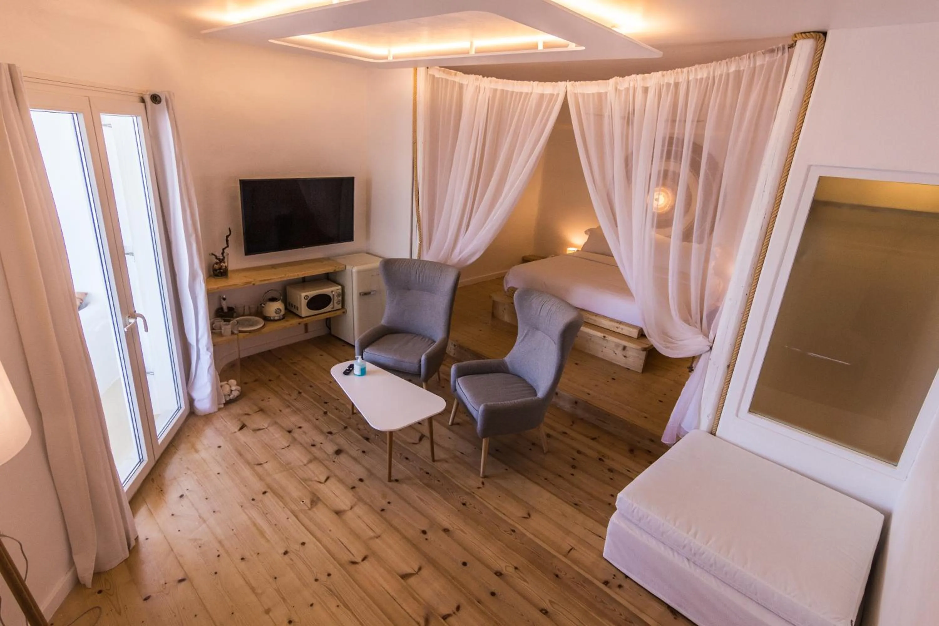 Bed in Salt Suites Milos