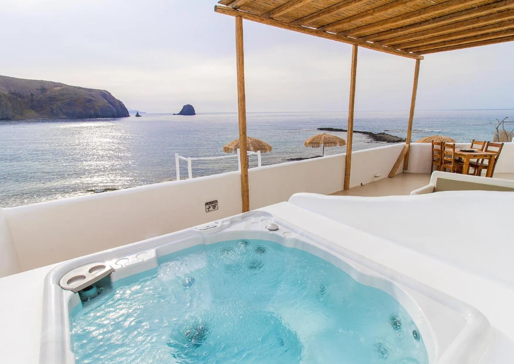 Hot Tub in Salt Suites Milos