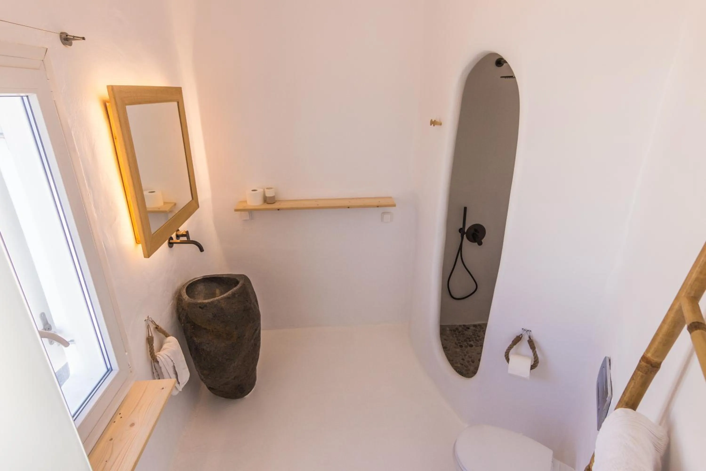 Shower in Salt Suites Milos