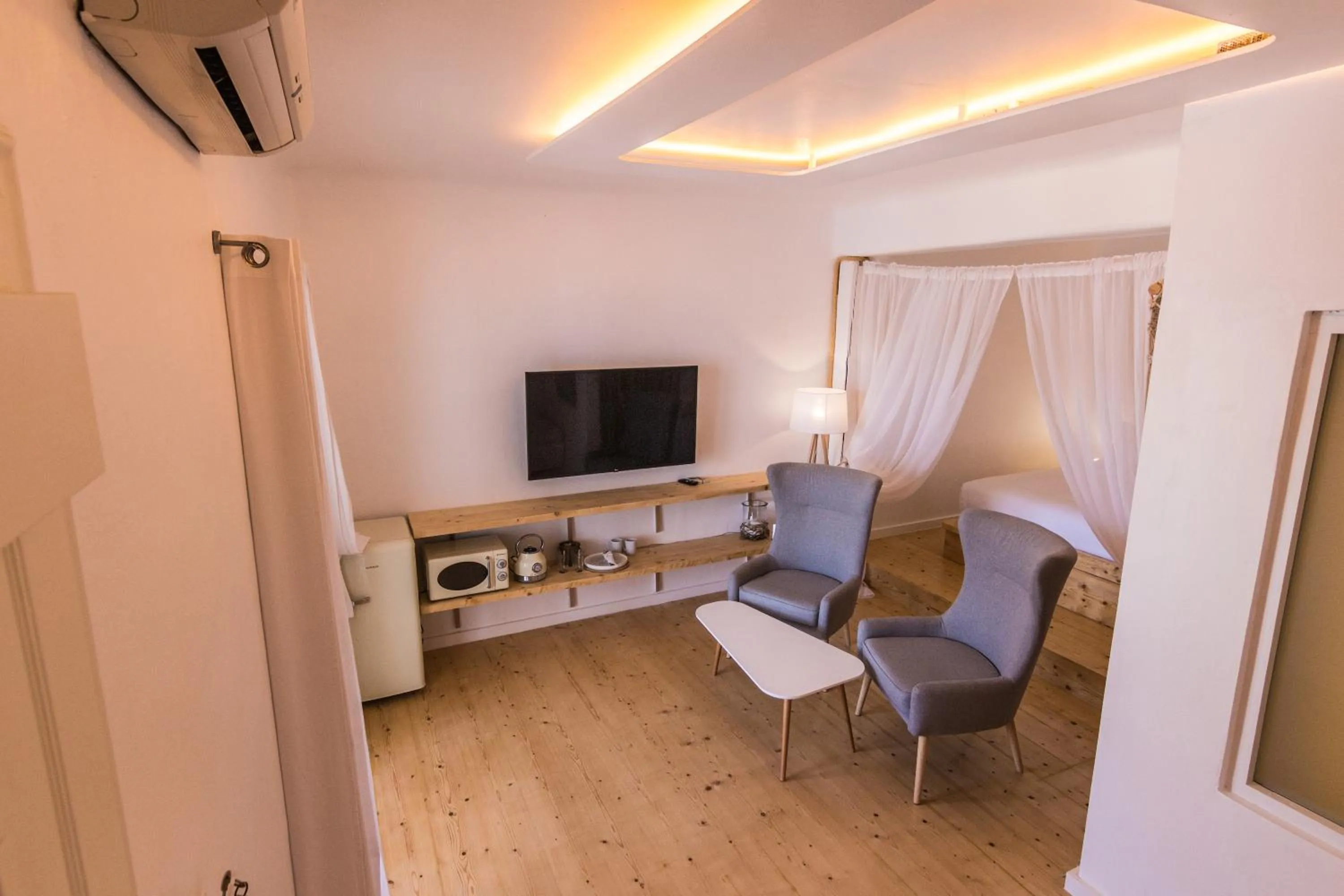 Bed in Salt Suites Milos