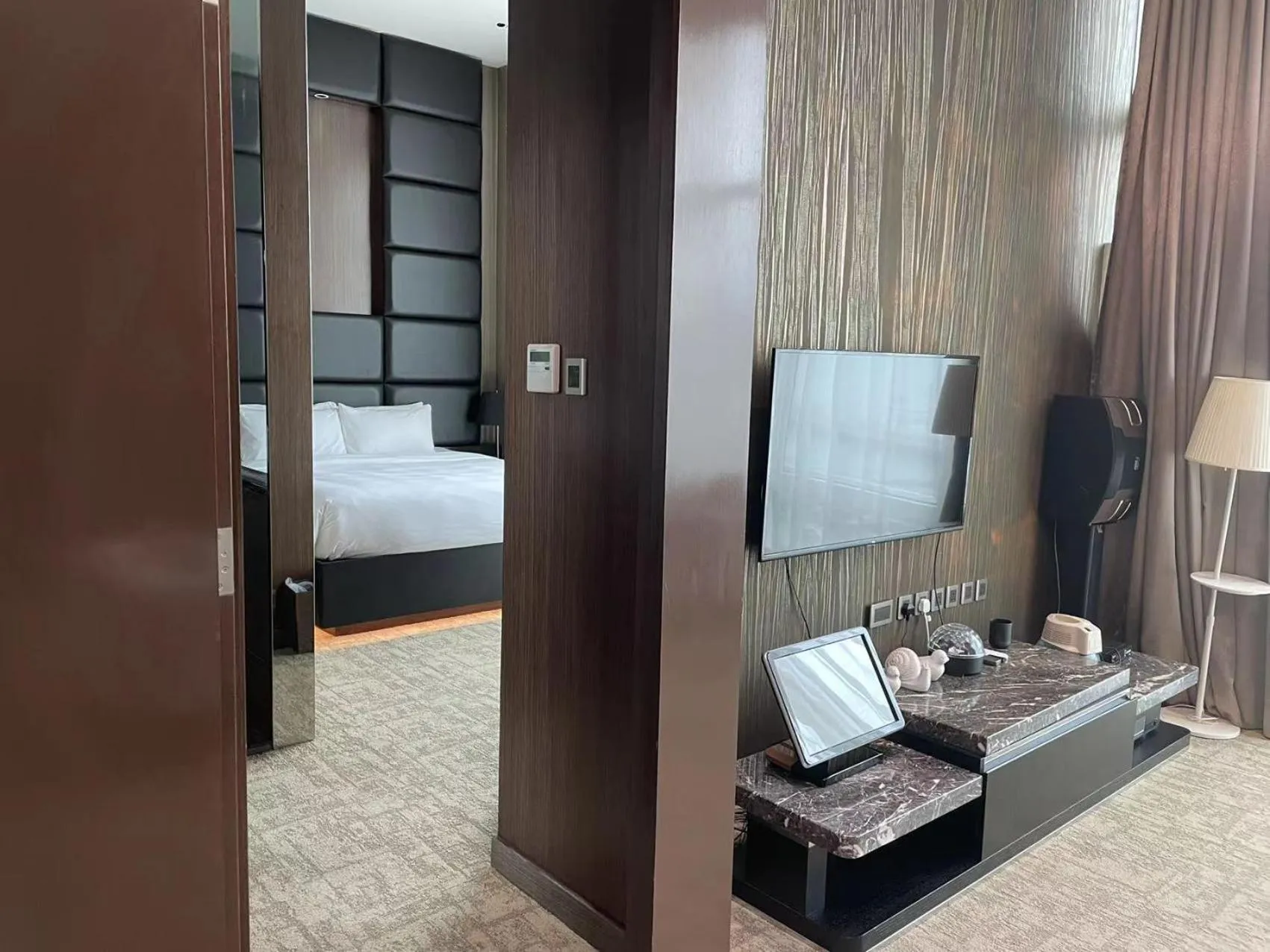 Bed in Gloucester Hotel