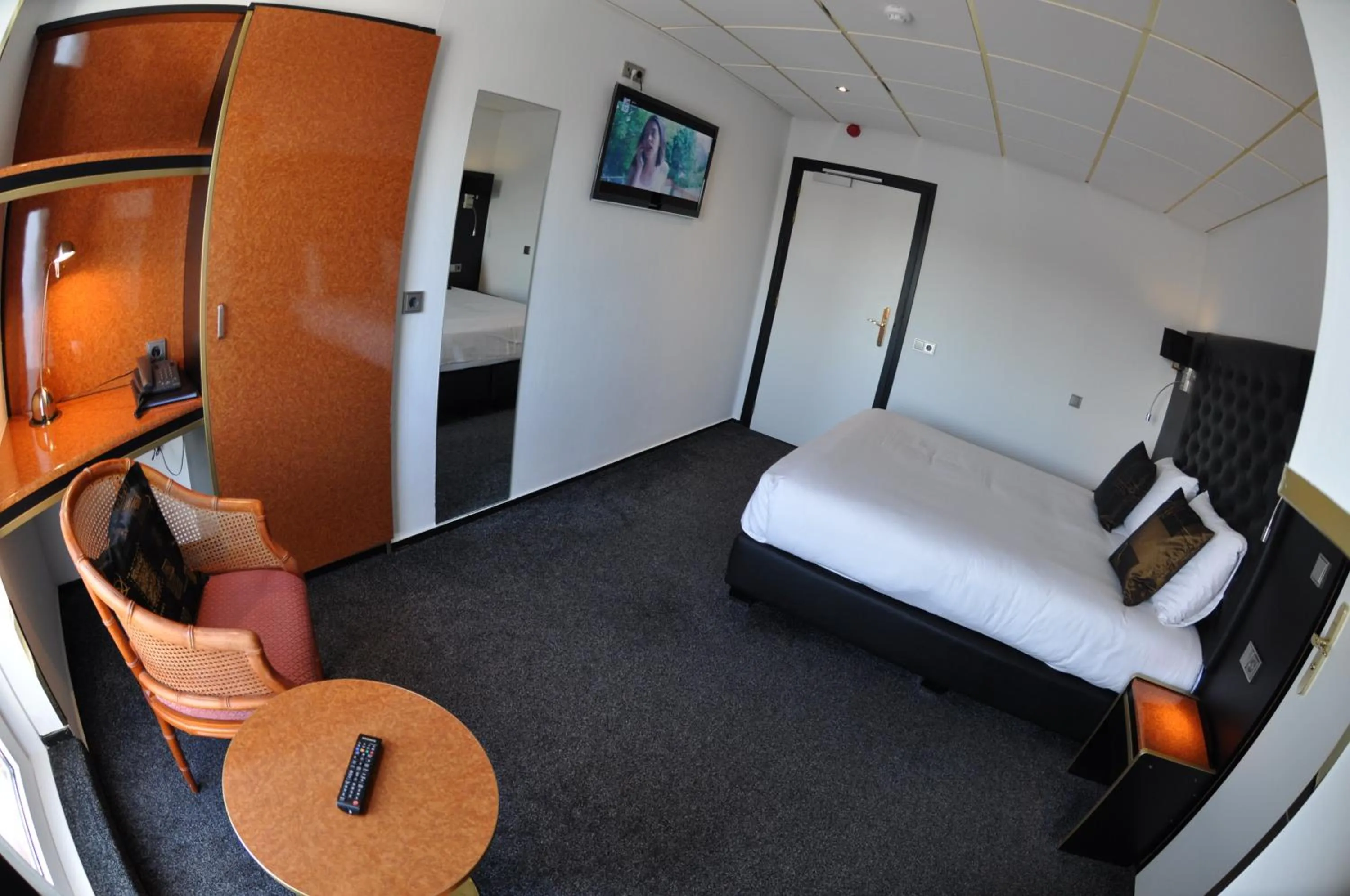 Bed in Hotel Le Beau Rivage