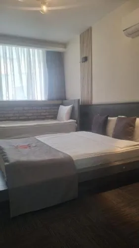 DEWY HOTEL