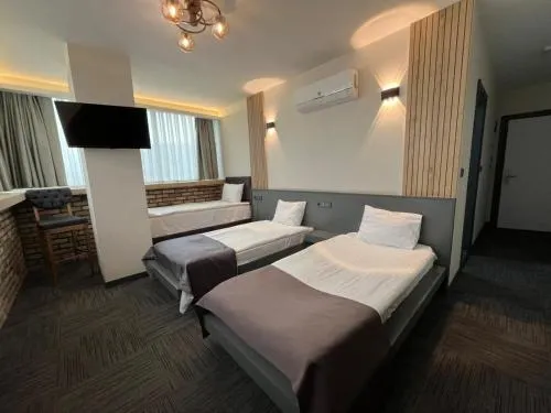 DEWY HOTEL