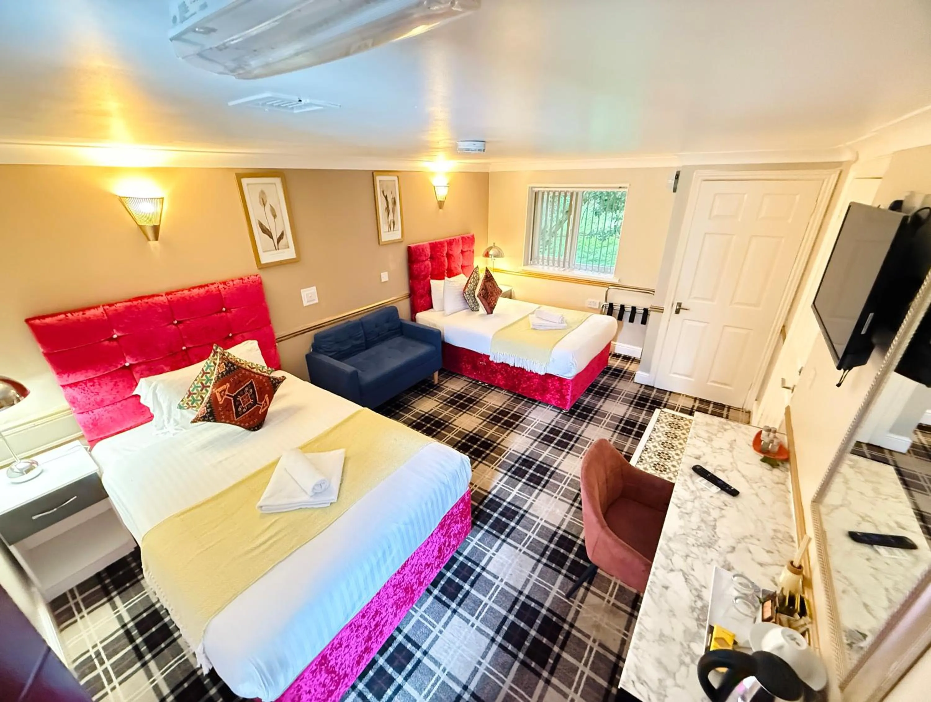 Bed in 4 Sisters Inn