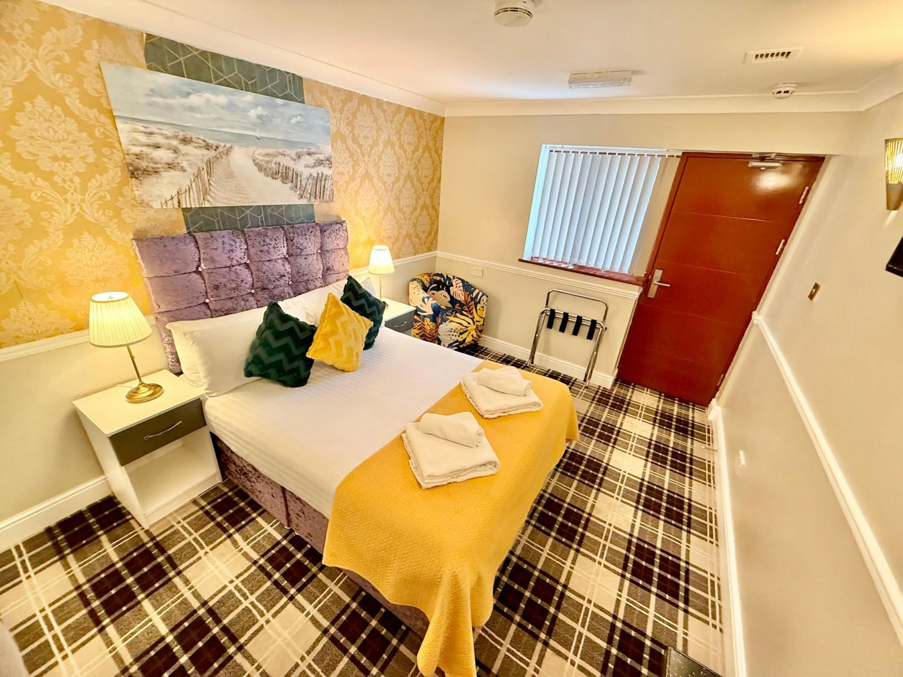 Bed in 4 Sisters Inn