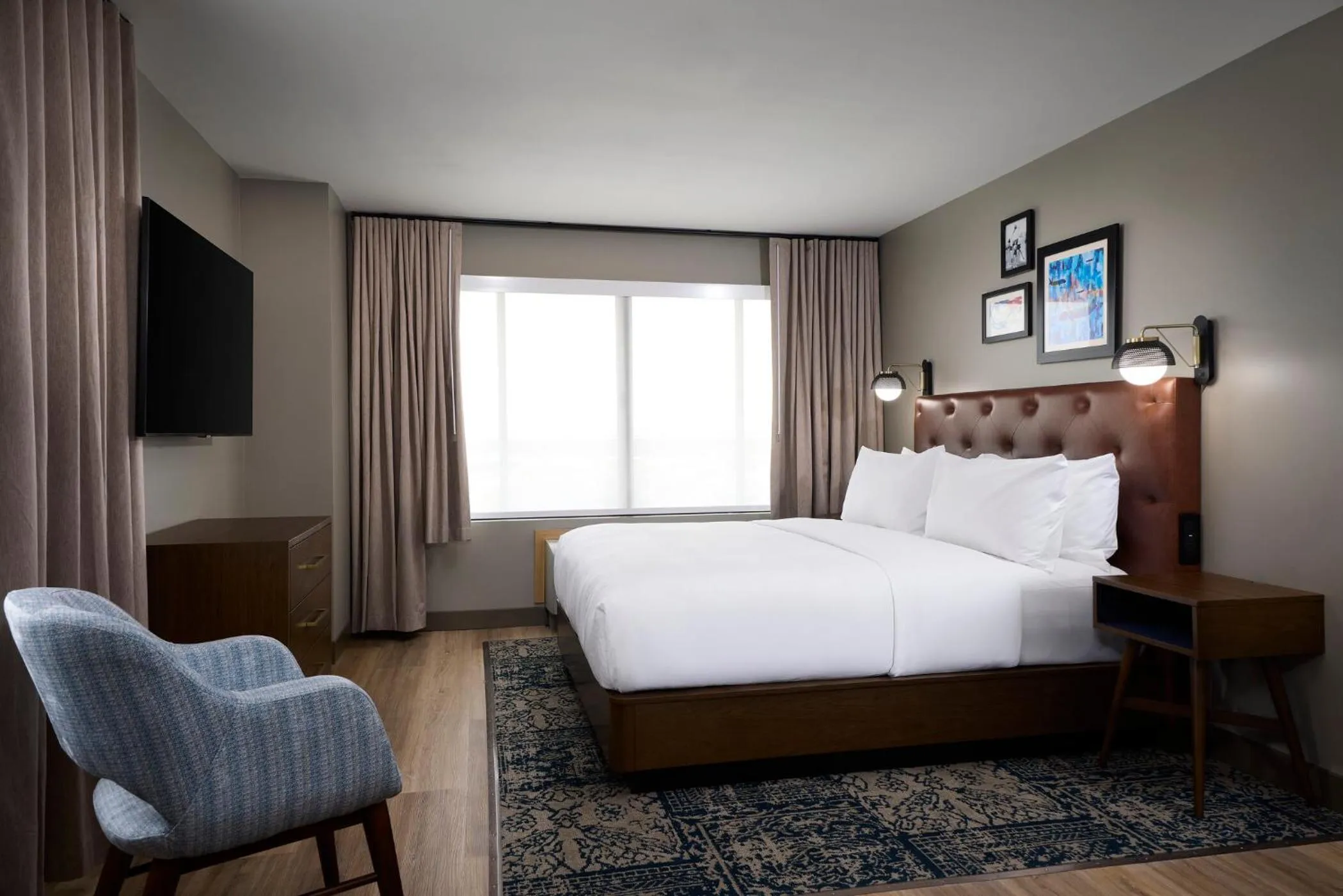 Bedroom, Bed in Four Points by Sheraton Englewood Centennial Airport