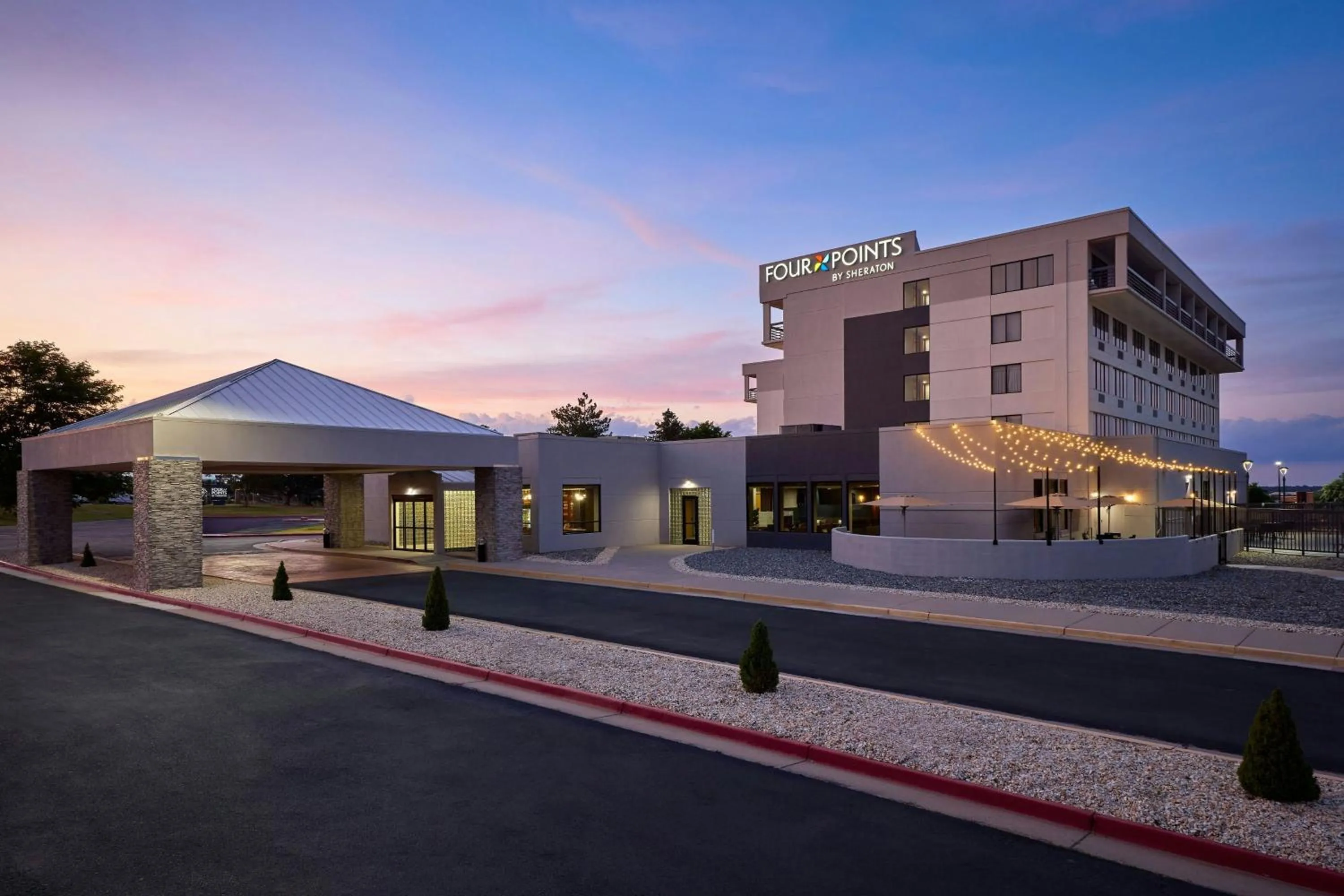 Property building in Four Points by Sheraton Englewood Centennial Airport