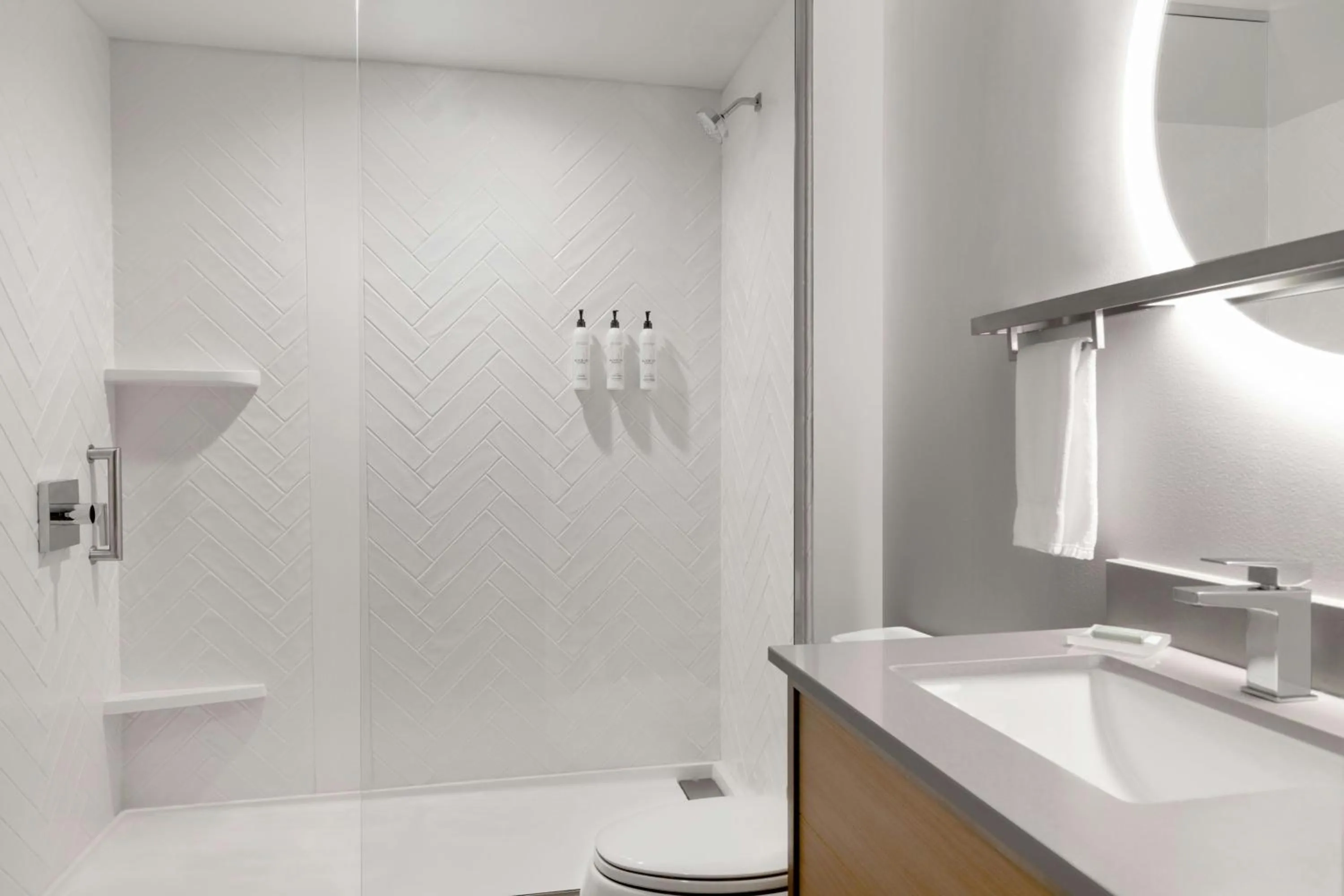 Bathroom in TownePlace Suites by Marriott Detroit Taylor