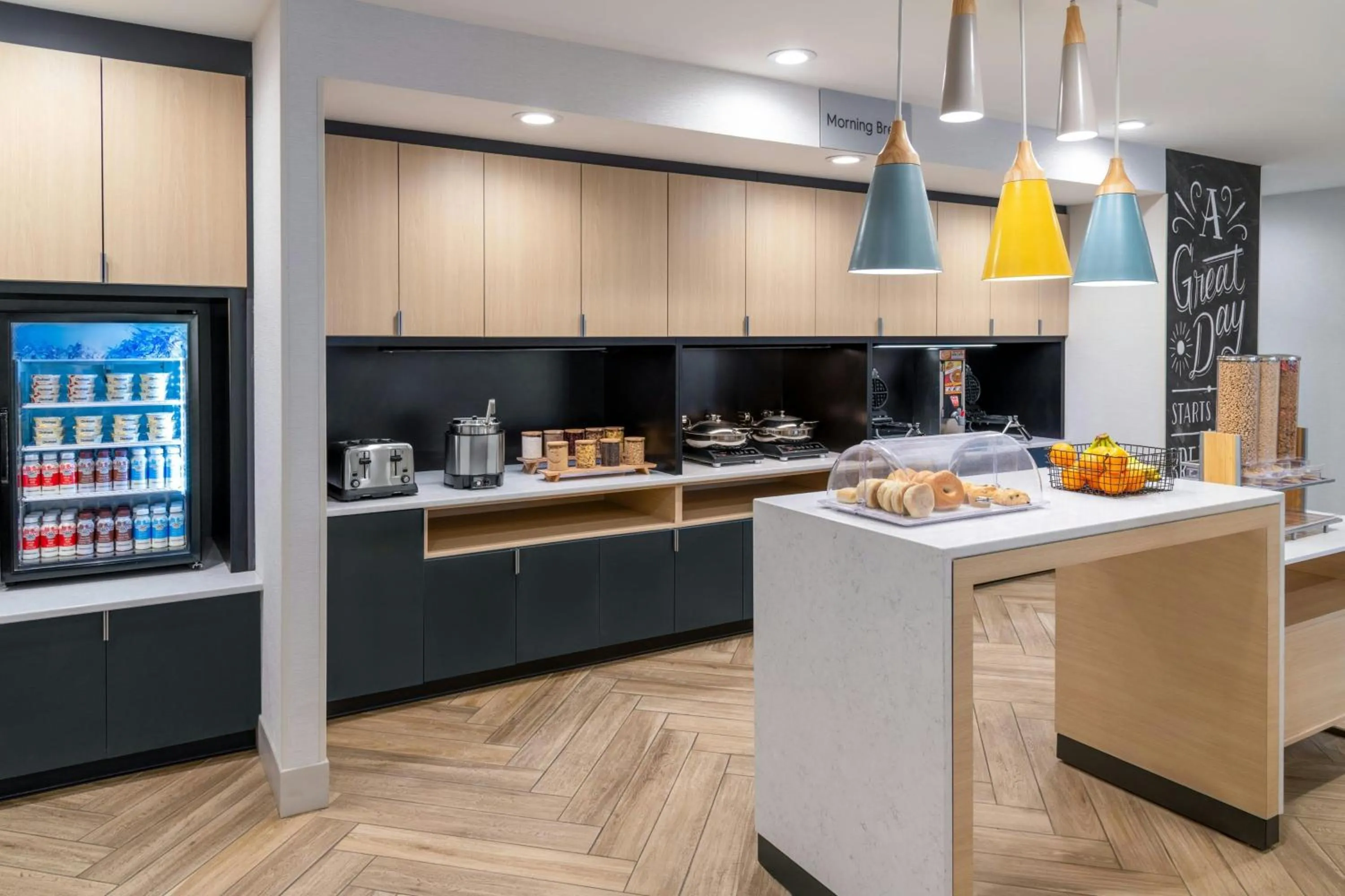 Breakfast in TownePlace Suites by Marriott Detroit Taylor