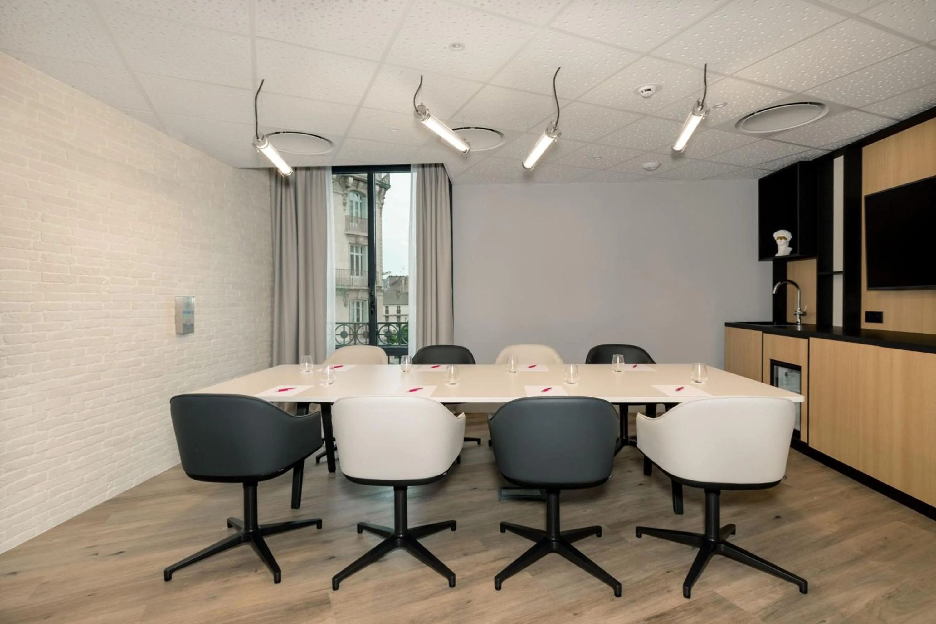 Business facilities in Aloft Hotel, By Marriott