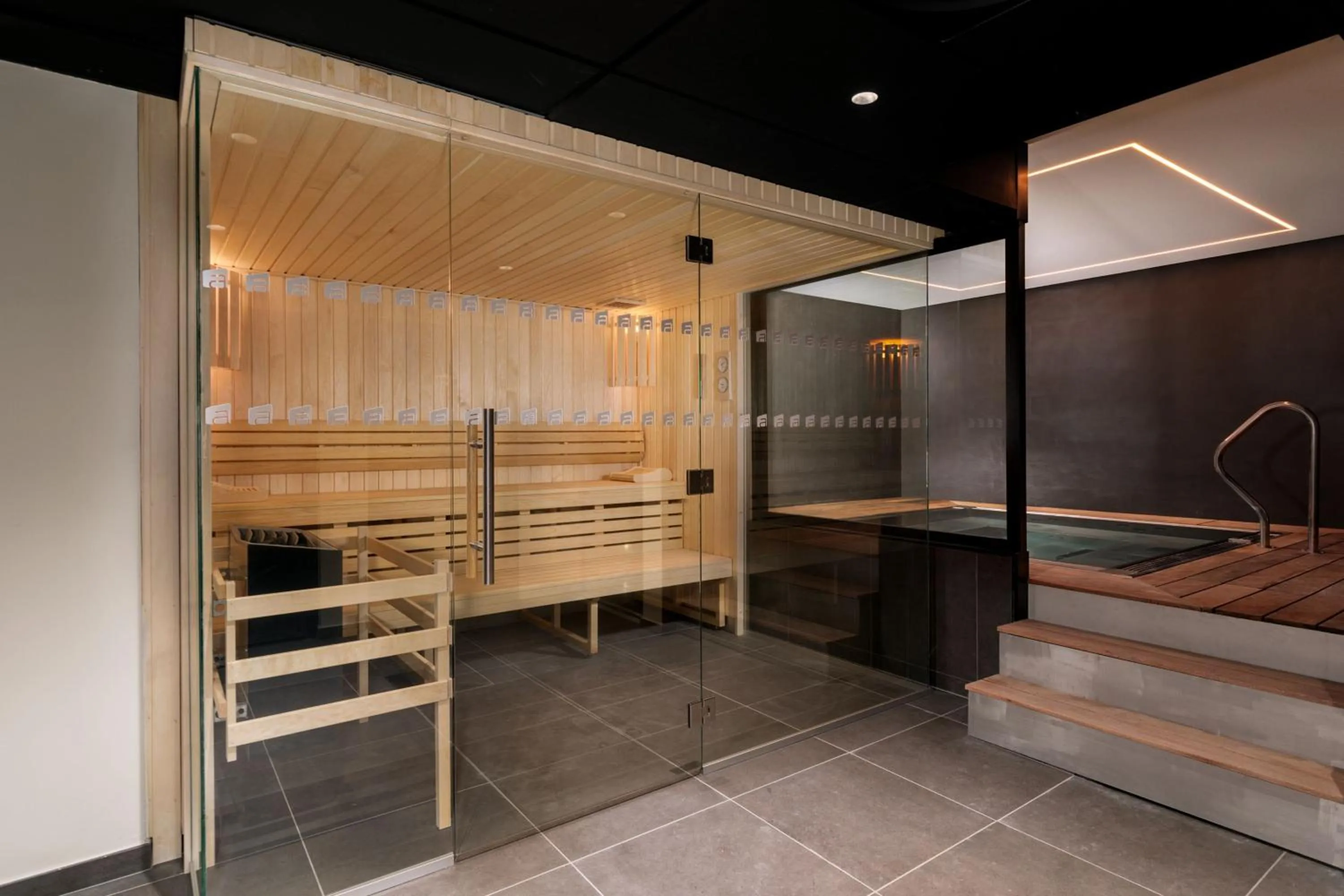 Spa and wellness centre/facilities, Bed in Aloft Hotel, By Marriott