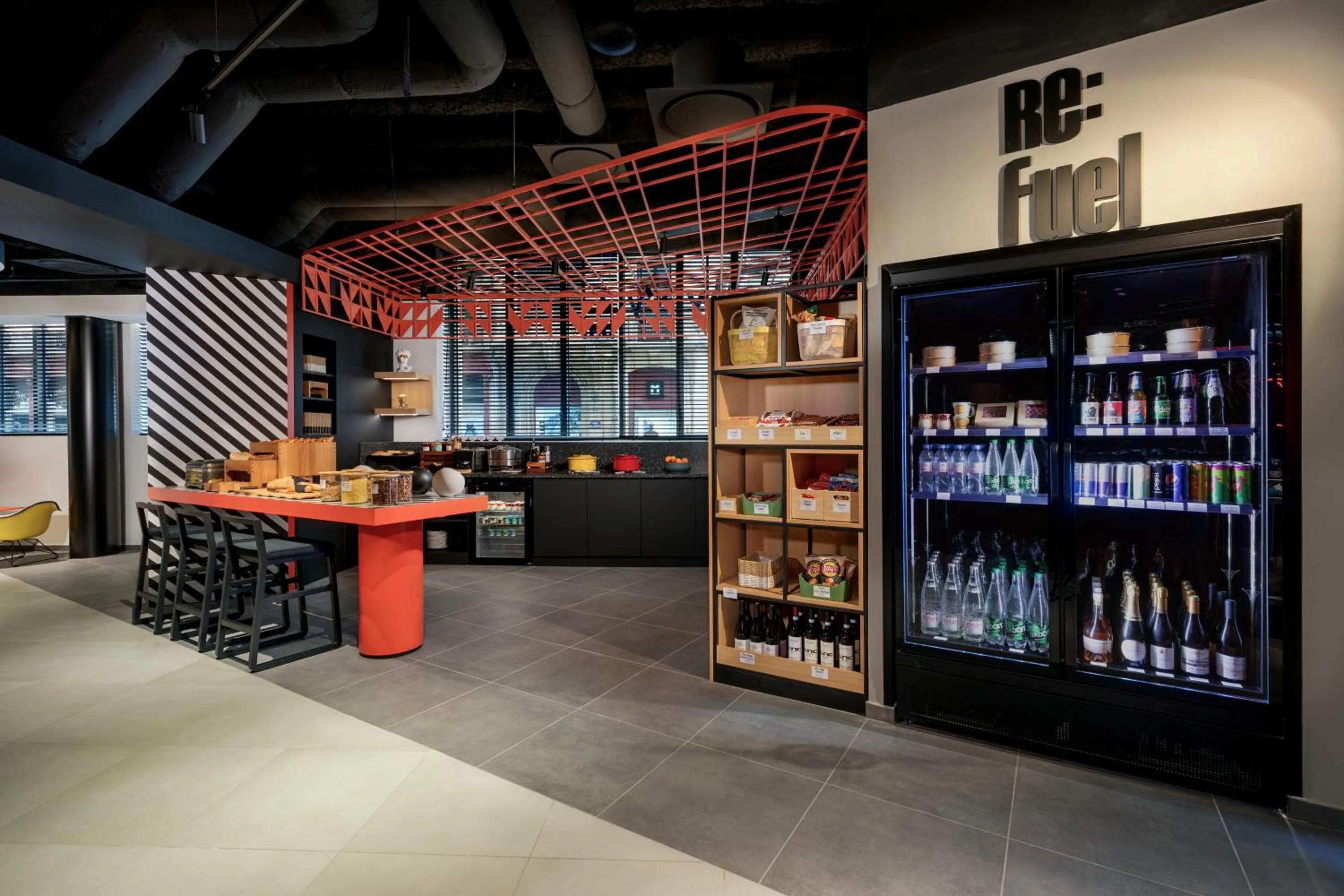 Restaurant/places to eat in Aloft Hotel, By Marriott