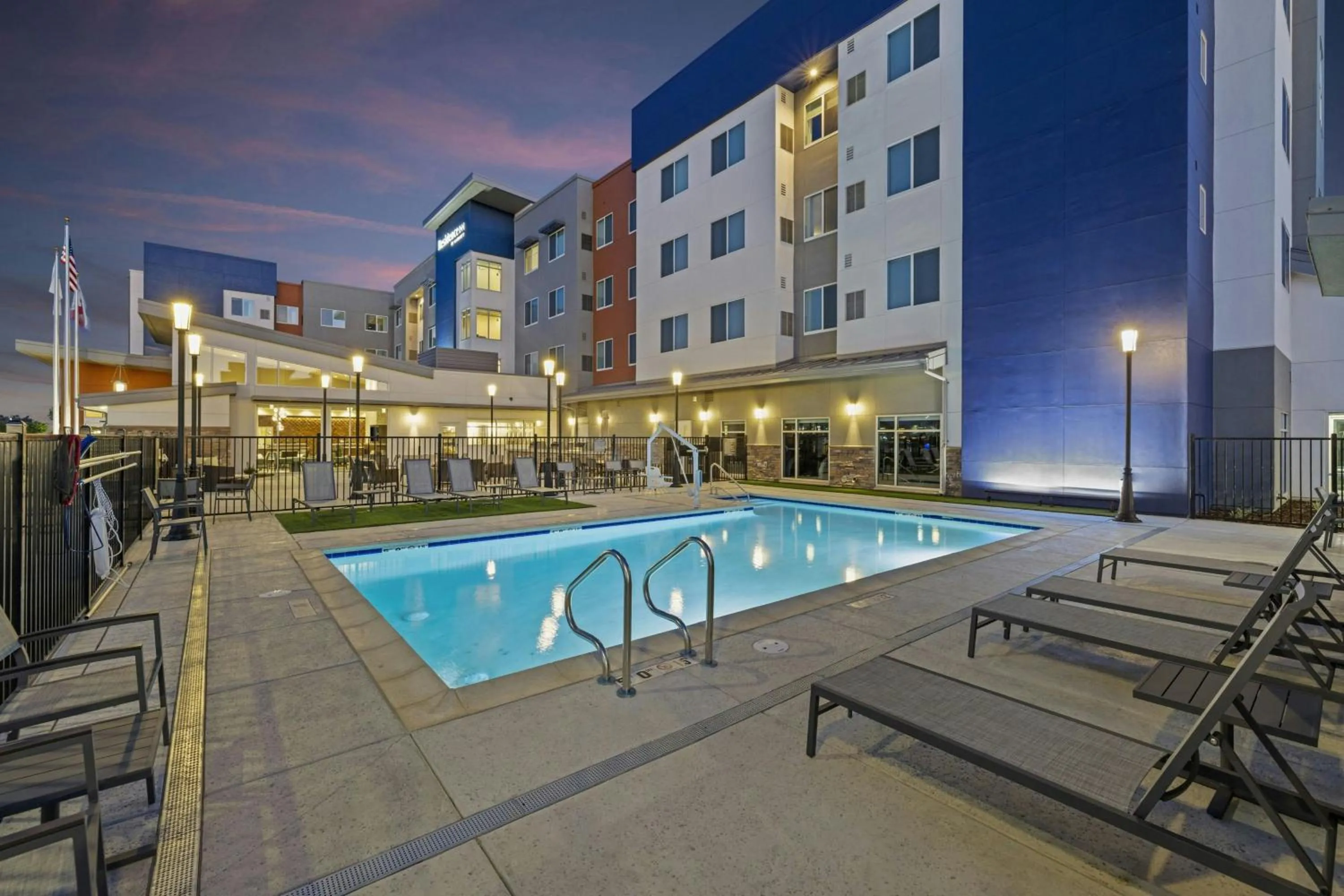 Swimming pool in Residence Inn by Marriott Lodi Stockton