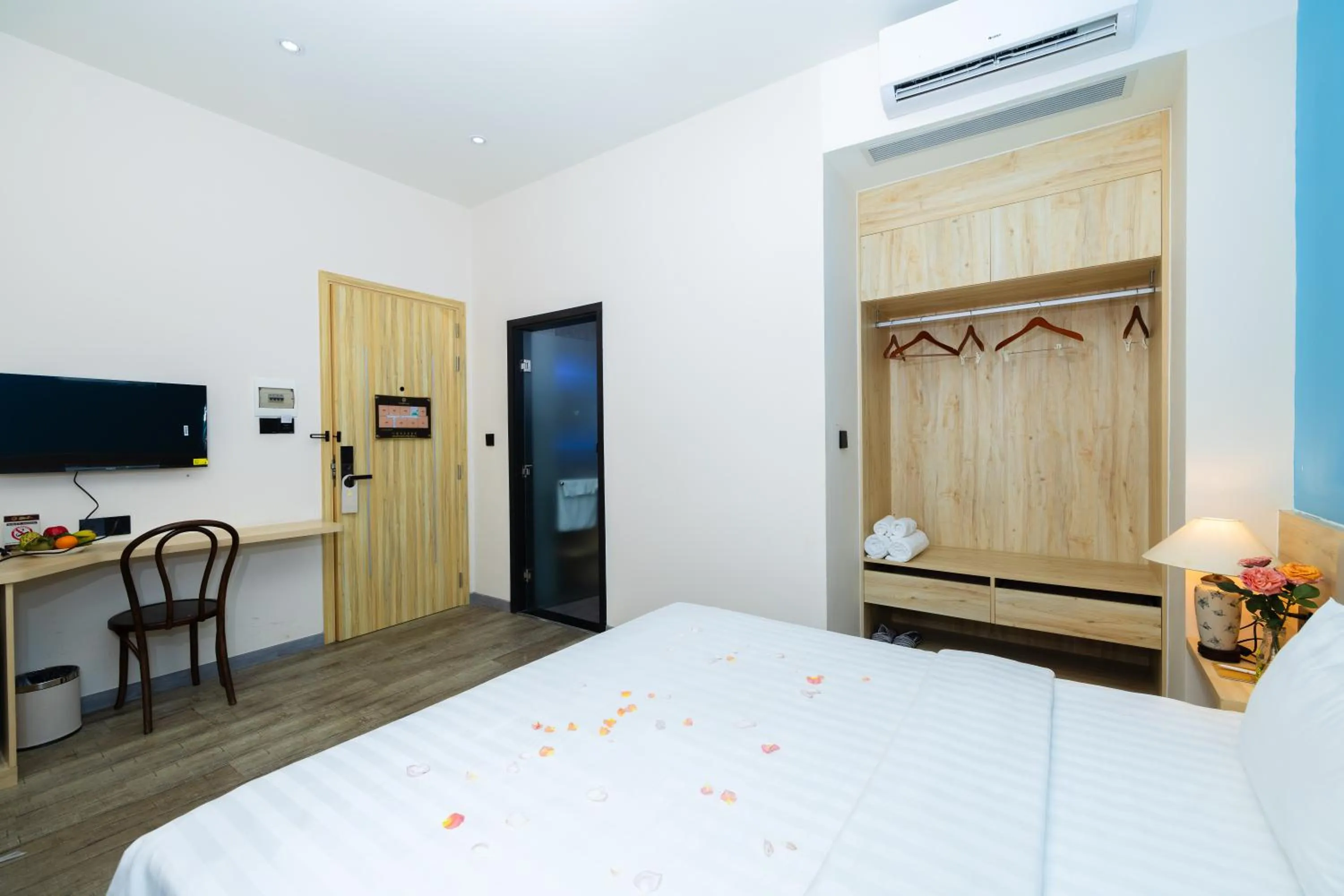 Communal lounge/ TV room, Bed in Khách sạn Phước Lộc Thọ 2 - 福禄寿