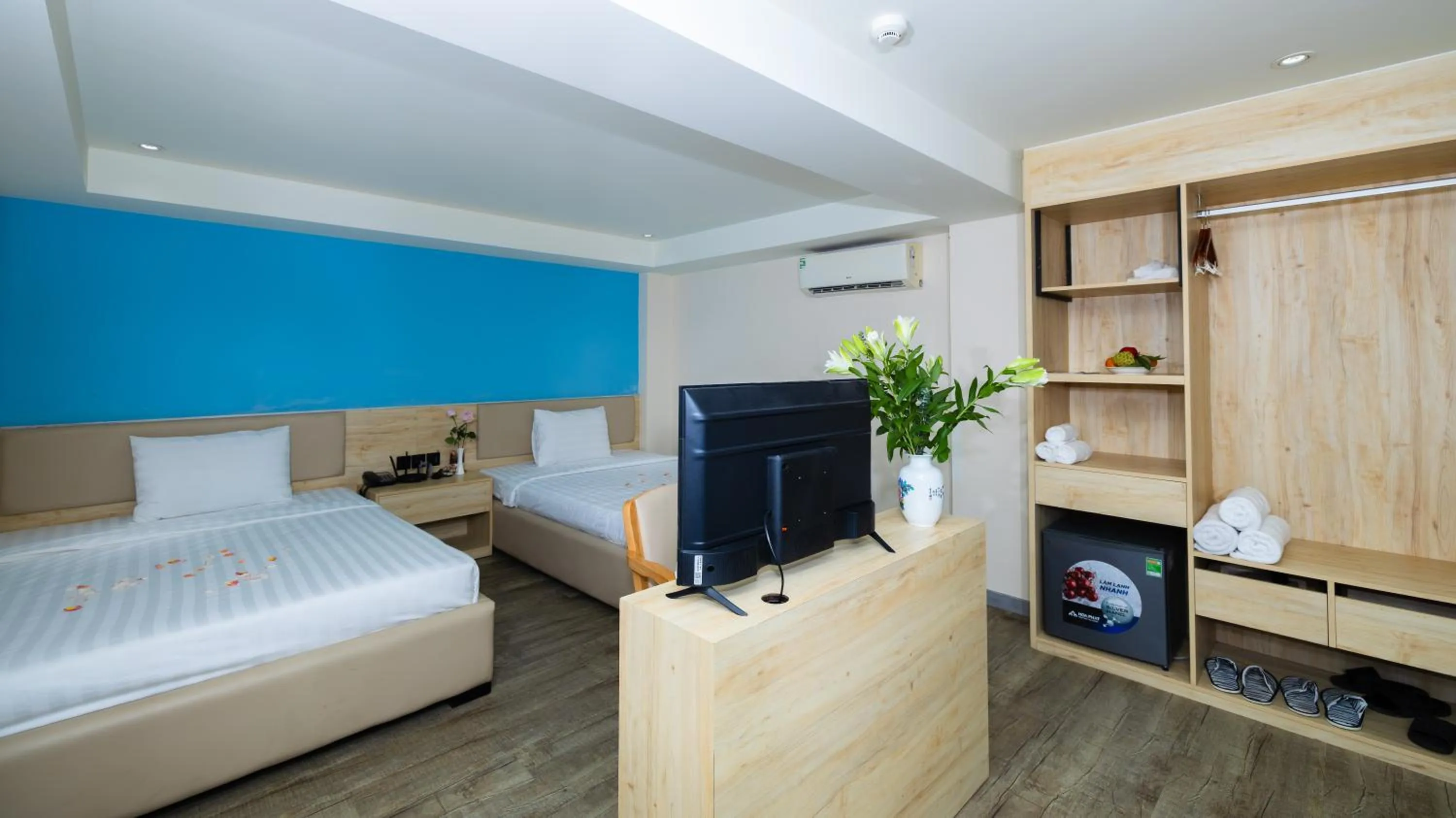 Communal lounge/ TV room, Bed in Khách sạn Phước Lộc Thọ 2 - 福禄寿