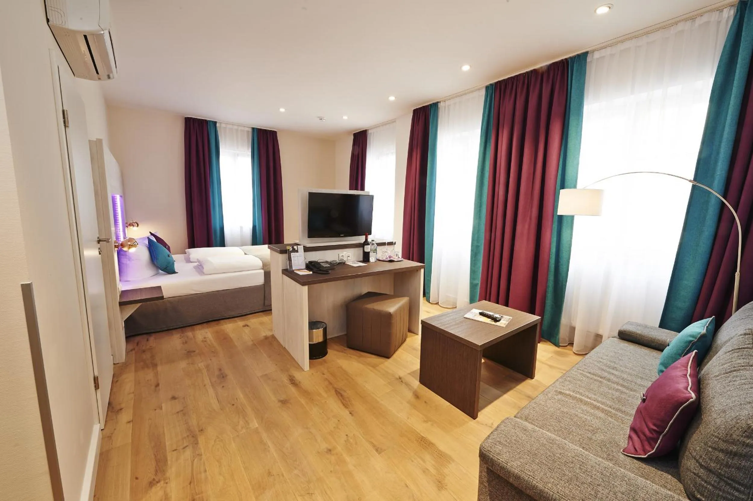 Photo of the whole room, Bed in Hotel Elch Boutique