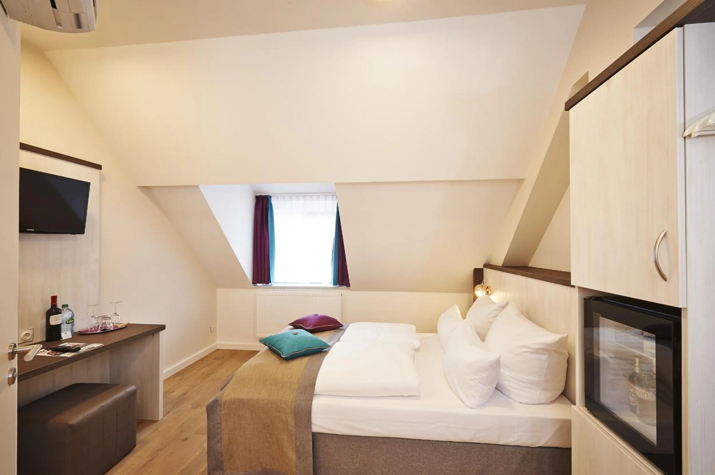 Photo of the whole room in Hotel Elch Boutique